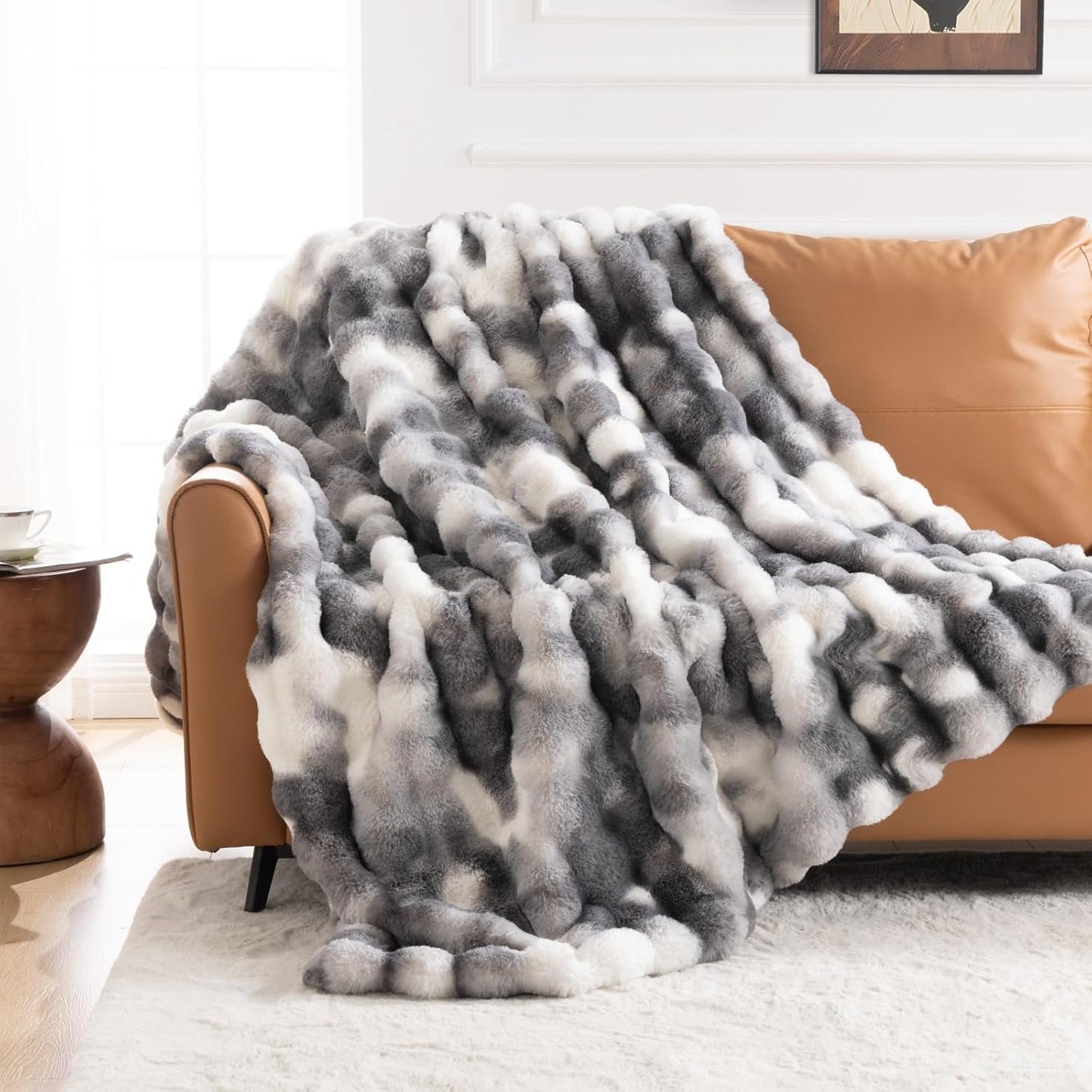 Cozy Faux Fur Throw Blanket for Bed Warm Fuzzy Throw Blanket, Soft Plush Thick Bubble Blankets for Bedroom and Living Room, Furry Luxury Blanket, 60 x 80,Tie-Dye Grey