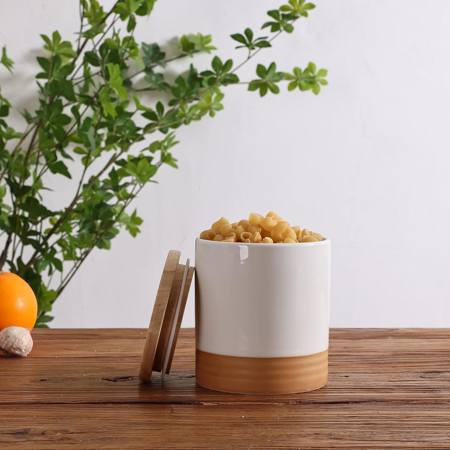 LEETOYI Ceramic Food Storage Jar with Seal Lid,Kitchen Canisters for Countertop, Serving for Ground Coffee, Tea, Sugar, Salt and More 31 Oz White