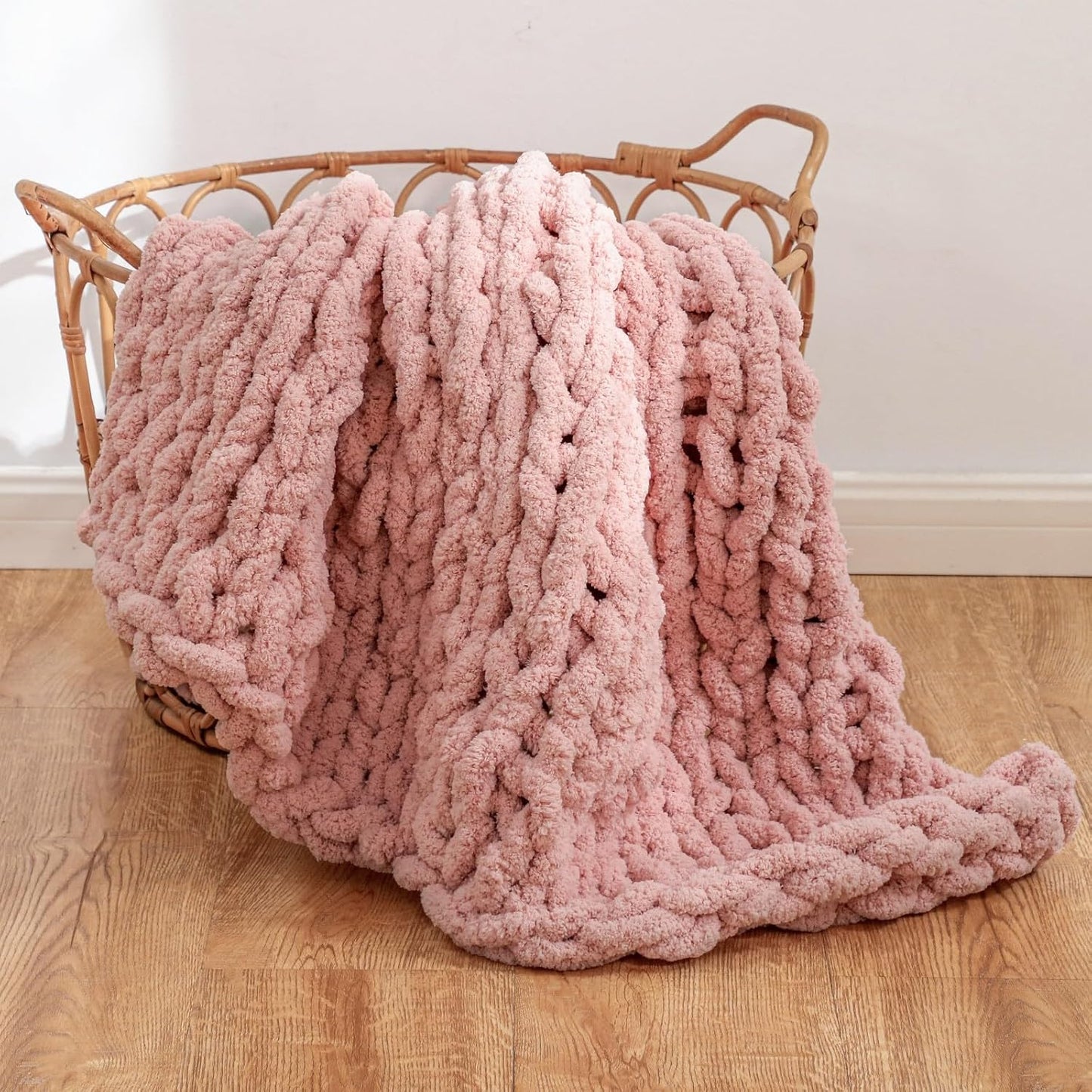 WESHIONGOO Chunky Knit Blanket Throw 40"×40" Knitted Throw Blankets for Couch Bed Fluffy Soft Blanket with Jumbo Chenille Yarn Thick 100% Handmade(Pink)