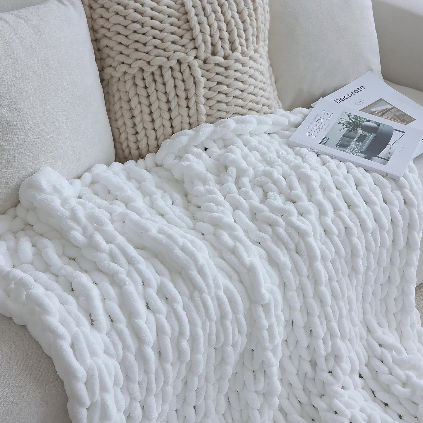 Maetoow Chenille Chunky Knit Blanket Throw (40×50 Inch), Handmade Warm & Cozy Blanket Couch, Bed, Home Decor, Soft Breathable Fleece Banket, Christmas Thick and Giant Yarn Throws, White