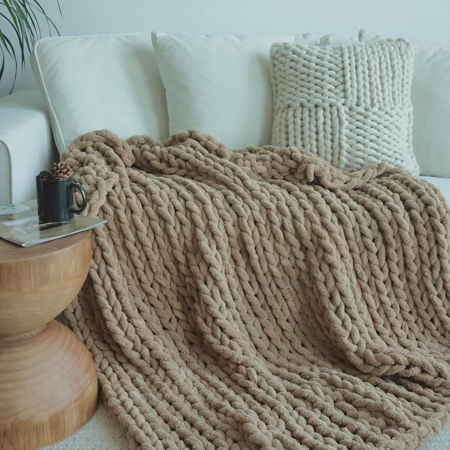 Maetoow Chenille Chunky Knit Blanket Throw (60×80 Inch), Handmade Warm & Cozy Blanket Couch, Bed, Home Decor, Soft Breathable Fleece Banket, Christmas Thick and Giant Yarn Throws, Khaki