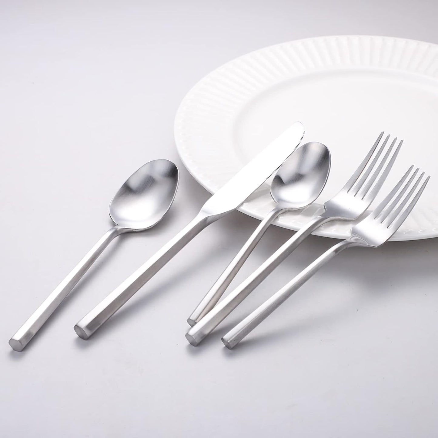 Matte Silverware Set Silver Flatware Set with Hexagon Handle 20 Pieces 18/0 Stainless Steel Cutlery Set Wedding Housewarming Gift Service for 4 (Matt silver)