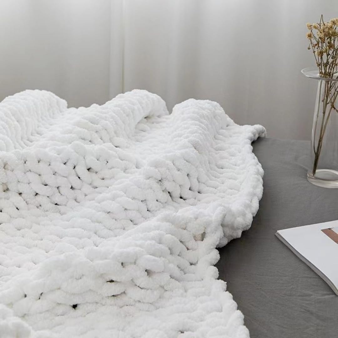 Chunky Knit Blanket Throw 40"×40", Hand Knitted Warm Chenille Throw Blanket, Home Decor Soft Thick Yarn Cable Knit Blanket, Soft Breathable Fleece Banket Christmas for Couch Bed Sofa Best Gift (White)