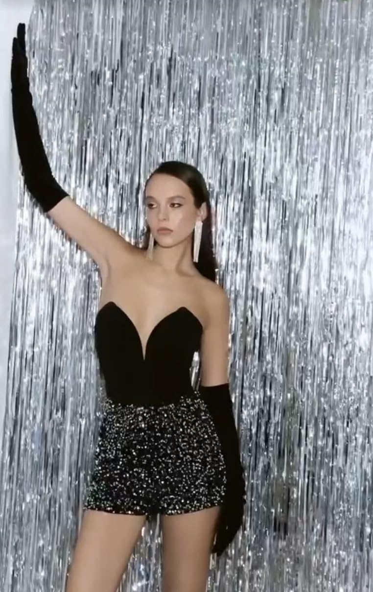 GOER 3.2 ft x 8.2 ft Metallic Tinsel Foil Fringe Curtains Party Photo Backdrop Party Streamers for Birthday,Graduation,New Year Eve Decorations Wedding Decor (4 Packs,Silver)