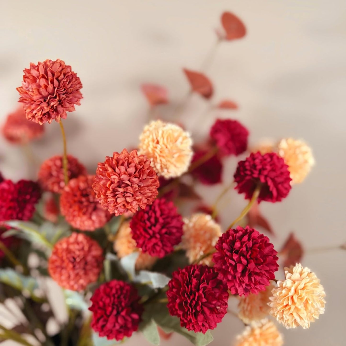 Fall Flowers, Burnt Orange Faux Kiku Flowers Artificial 10 Stems + Eucalyptus, Fake Silk Mums Fall Floral Centerpiece, Autumn Decor, Terracotta Mini Balls Faux Stems For Vase, Decoración de Otoño