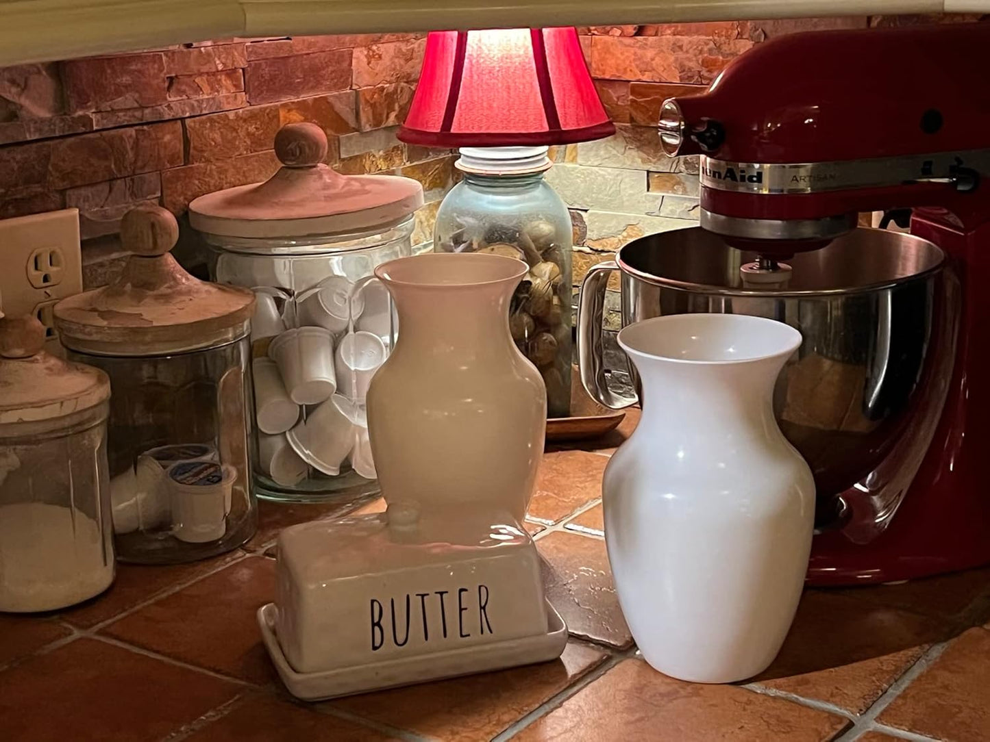 Floral Supply Online - 8" White Rose Vase and Flower Guide Booklet - Decorative Glass Flower Vase for Floral Arrangements, Weddings, Home Decor or Office.