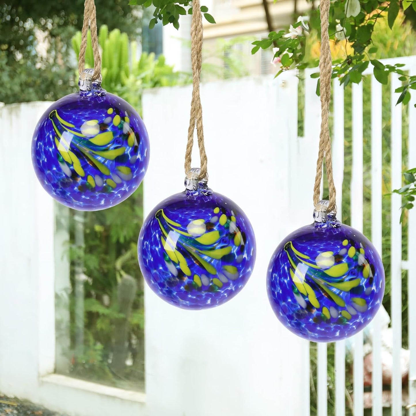 VCUTEKA Hanging Garden Gazing Ball, Hand-Blown Glass Witch Ball for Outdoor Garden Décor, 6" Blue Swirl