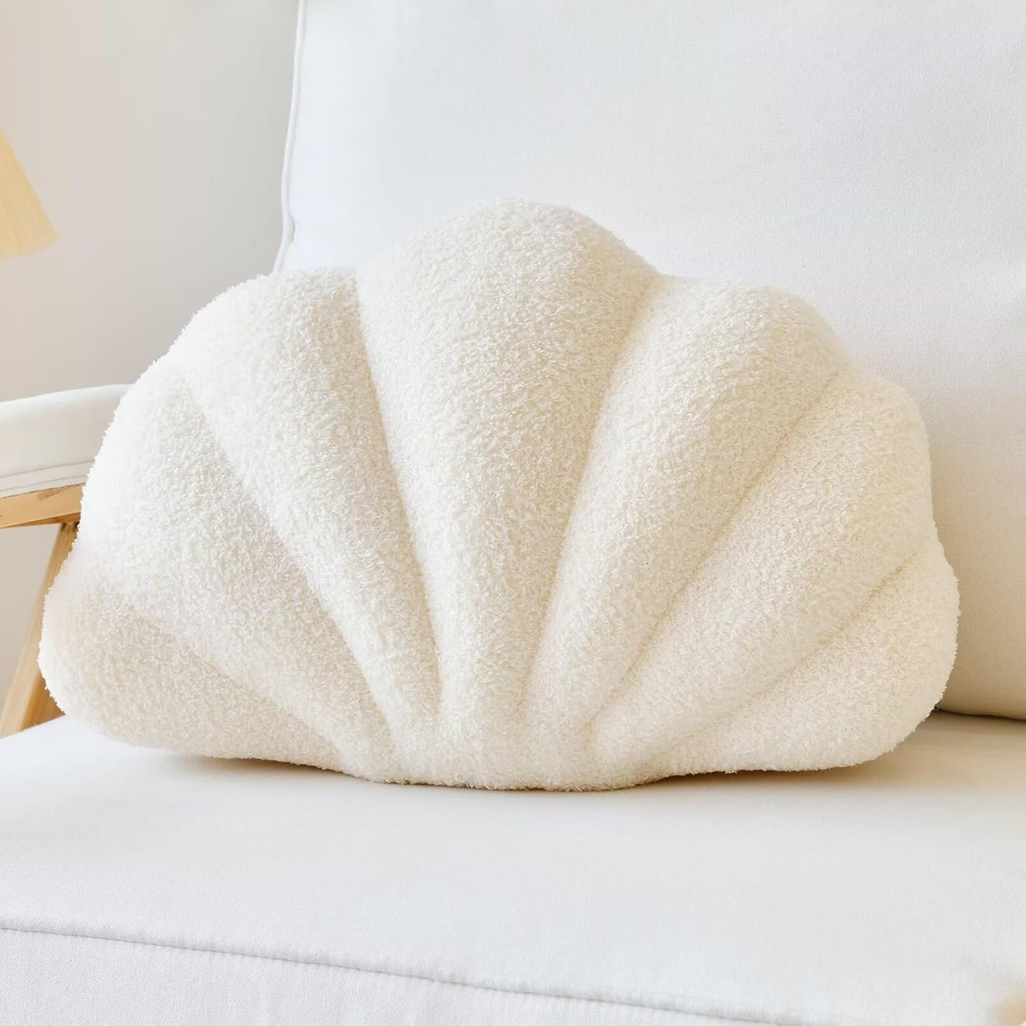 Beige Seashell Throw Pillows, Shell Shaped Throw Pillows, 13 Inch Soft Home Decorative Pillow Plush Cushion for Bed Couch Living Sofa Room Decor Accent Throw Pillow