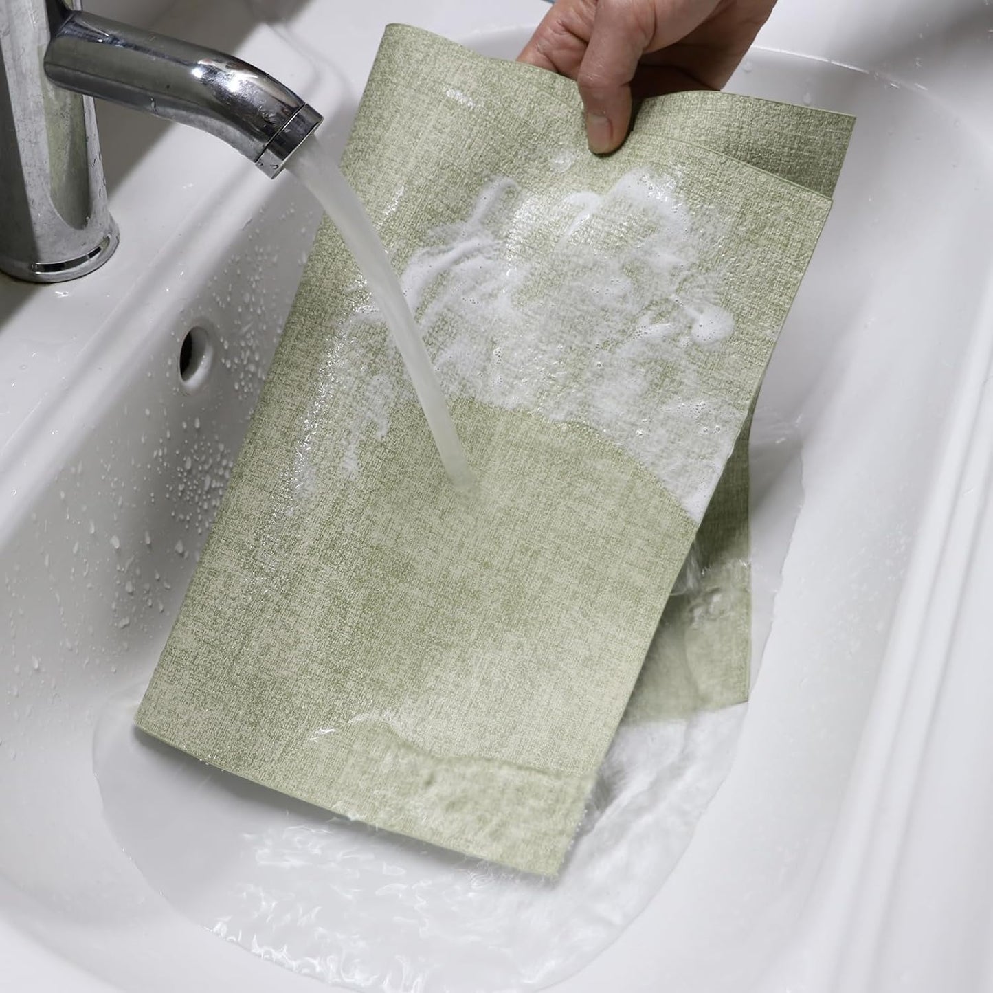 Placemats Set of 4 Washable Heat Resistant Place Mats PVC Woven Dining Table Mat Pink 4pcs