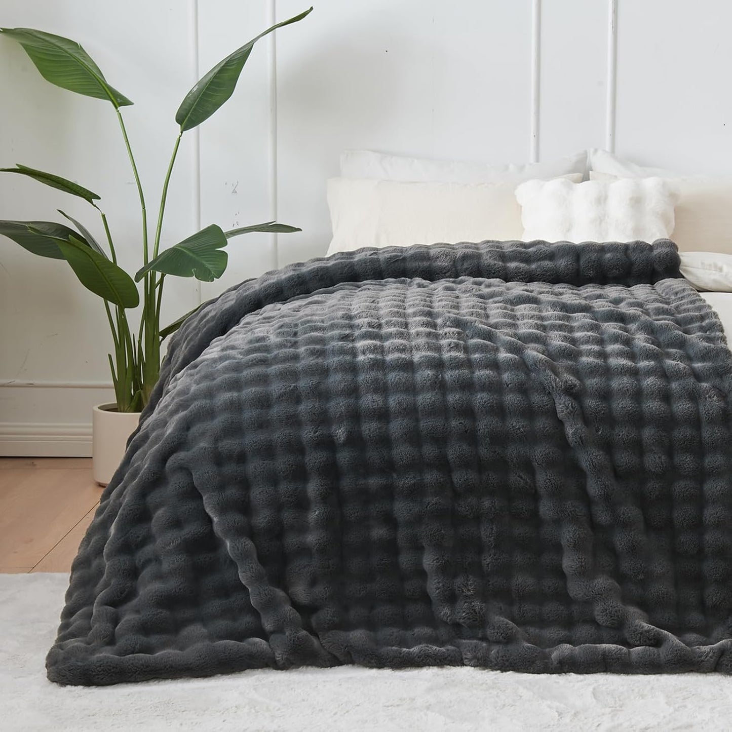 NEWCOSPLAY Faux Fur Twin Blanket Grey Bubble Blanket Thick Warm Soft for Couch Sofa Bed 550GSM (Grey, Twin(60"x80"))