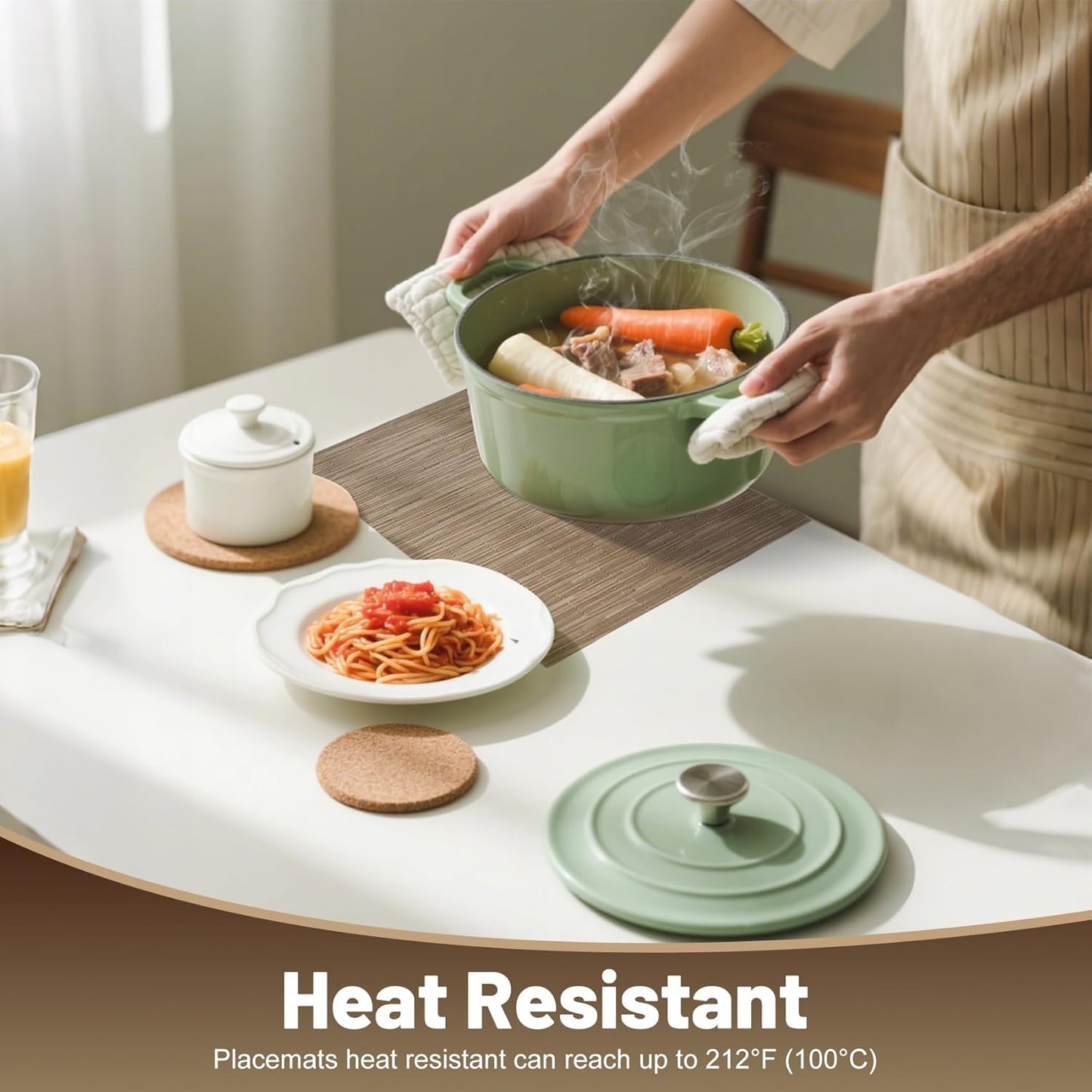 Placemats Set of 6，Non-Slip PVC Weave Table Mats Easy to Clean，Heat Resistant Place Mats for Kitchen Dining Table Decoration Indoor Outdoor，Light Brown