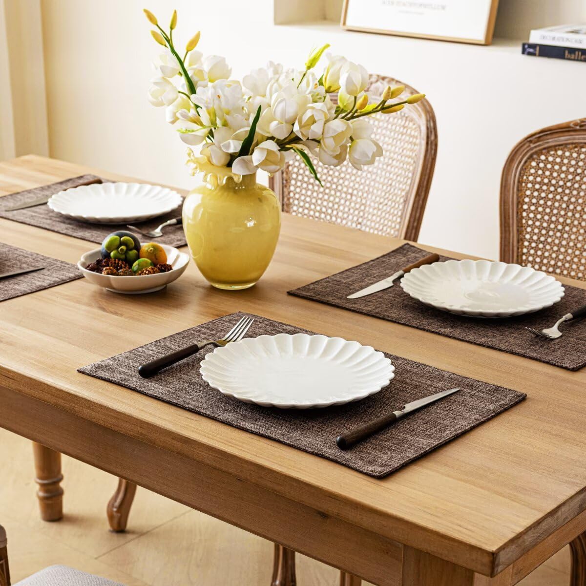 Placemats Set of 8, Bilayer Thickened Linen Place Mats Heat Resistant Machine Washable Wrinkle Free Carefully Selected Polyester Mats for Kitchen/Dining/Coffee Table (Burlap)