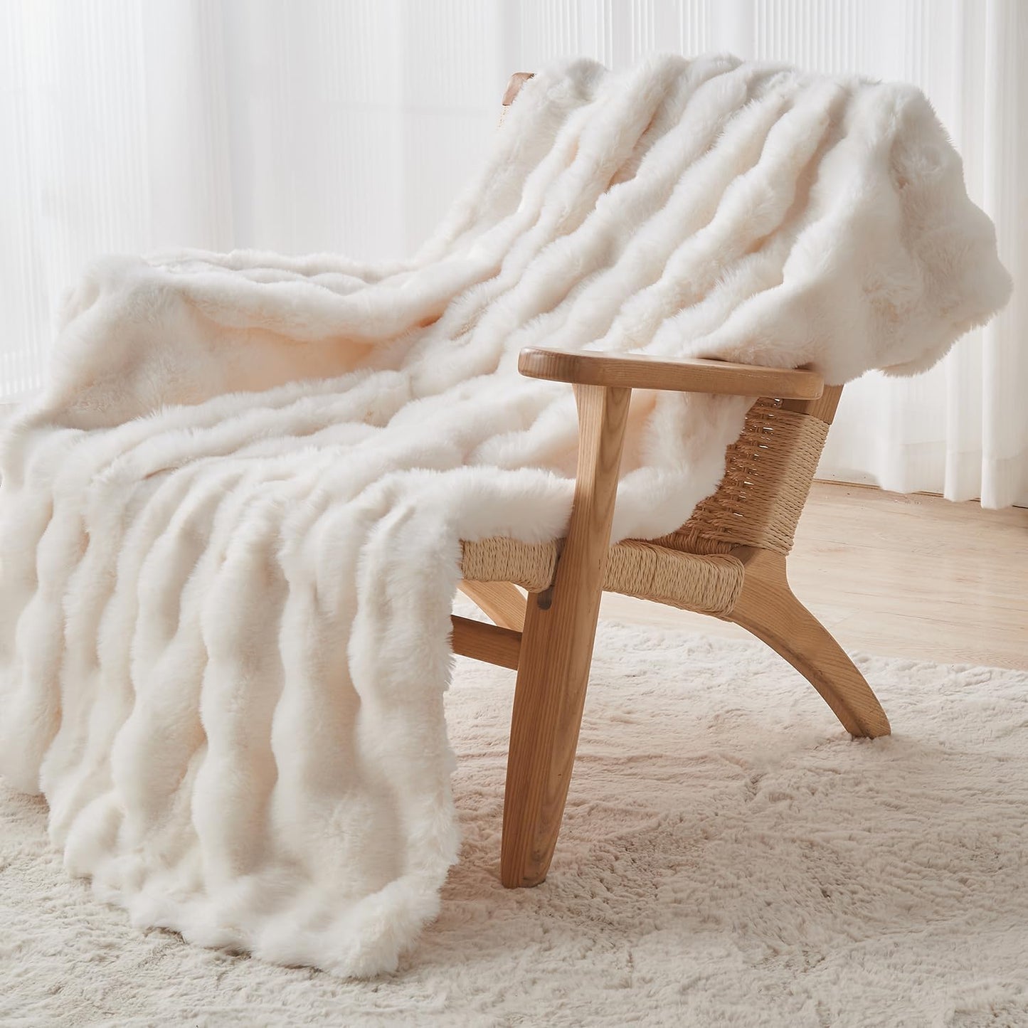 Lotus Karen Faux Fur Throw Blanket Cream White - Big Bubble Rabbit Fluff Blanket for Couch, Small Fluffy Fuzzy Cozy Blanket, Thick Furry Plush Shaggy Blankets, 50x60 Inches