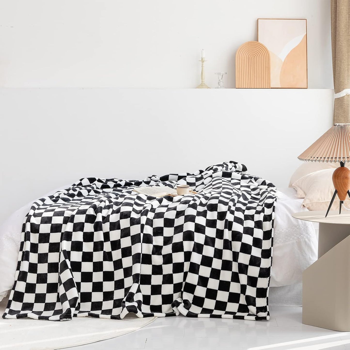 LOMAO Throw Blankets Flannel Blanket with Checkerboard Grid Pattern Soft Throw Blanket for Couch, Bed, Sofa Luxurious Warm and Cozy for All Seasons (Black, 50"x60")
