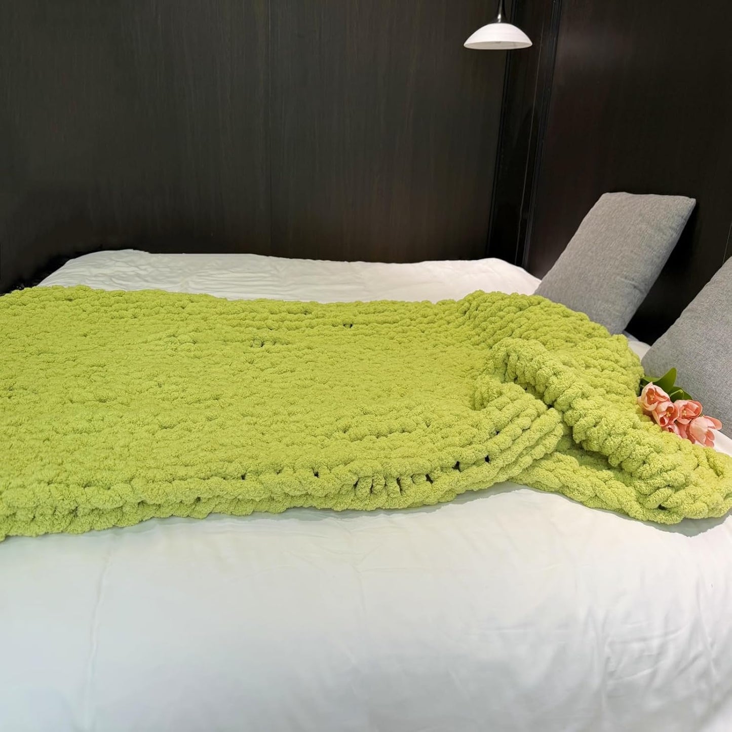 Chunky Knit Blanket Throw 40"x60", Chenille Throw Blankets, Handmade Warm & Cozy Blanket Couch Bed Home Decor, Soft Breathable Fleece Banket, Christmas for Couch Bed Sofa Best Gift (Green)