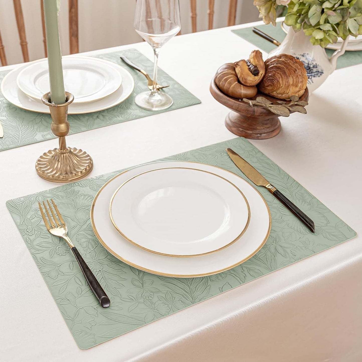 Romanstile Vinyl Placemats Set of 4-12 X 18 Inch - Heat Resistant Non-Slip Embossed Floral Place Mats 100% Waterproof Oilproof Wipeable Faux Leather Table Mats for Kitchen/Dining/Party, GrassGreen