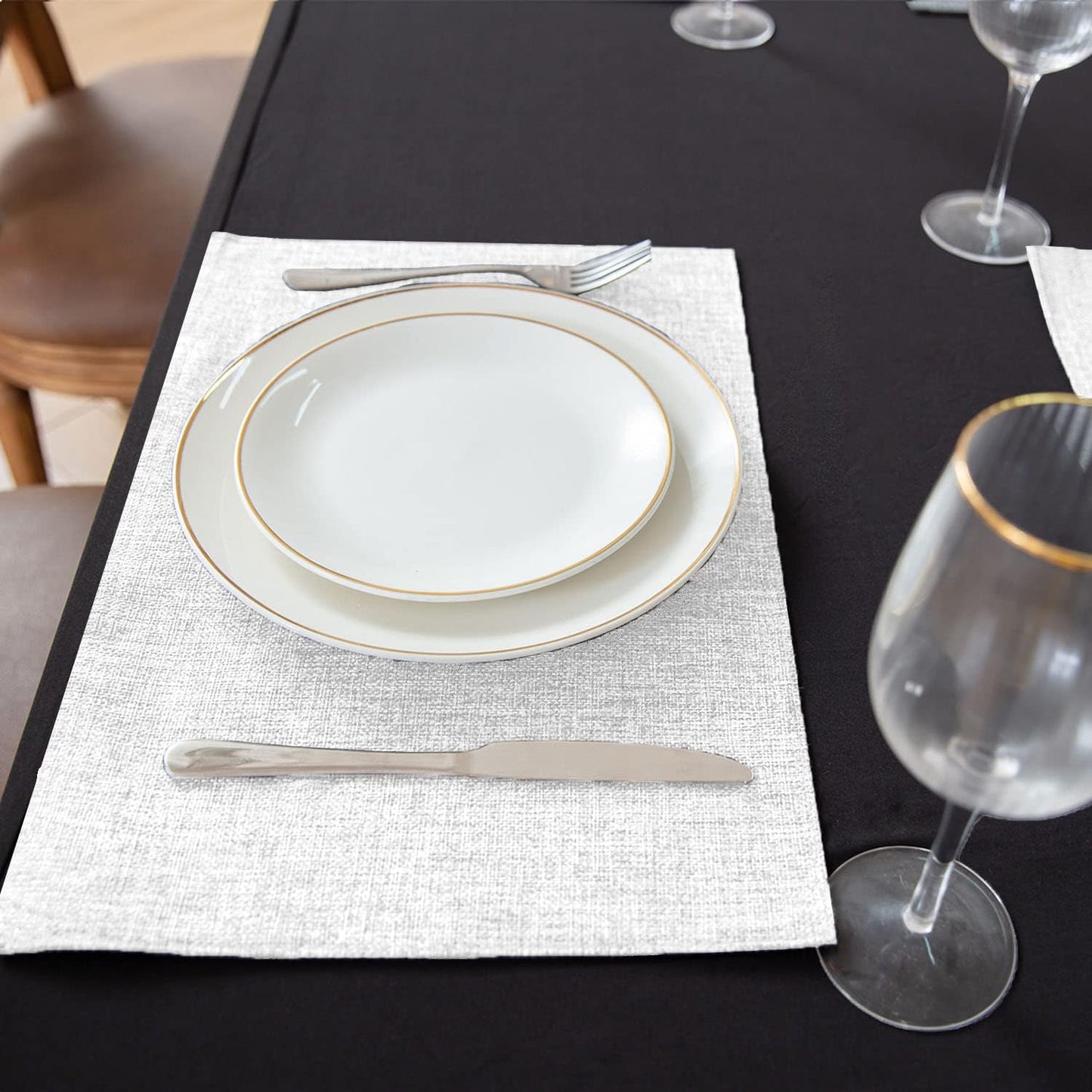Cloth Placemats Set of 8, Linen Type Fabric Placemats Machine Washable Heat Resistant Placemats Wrinkle Free Thick Polyester Kitchen Place Mats for Dining Table (White)