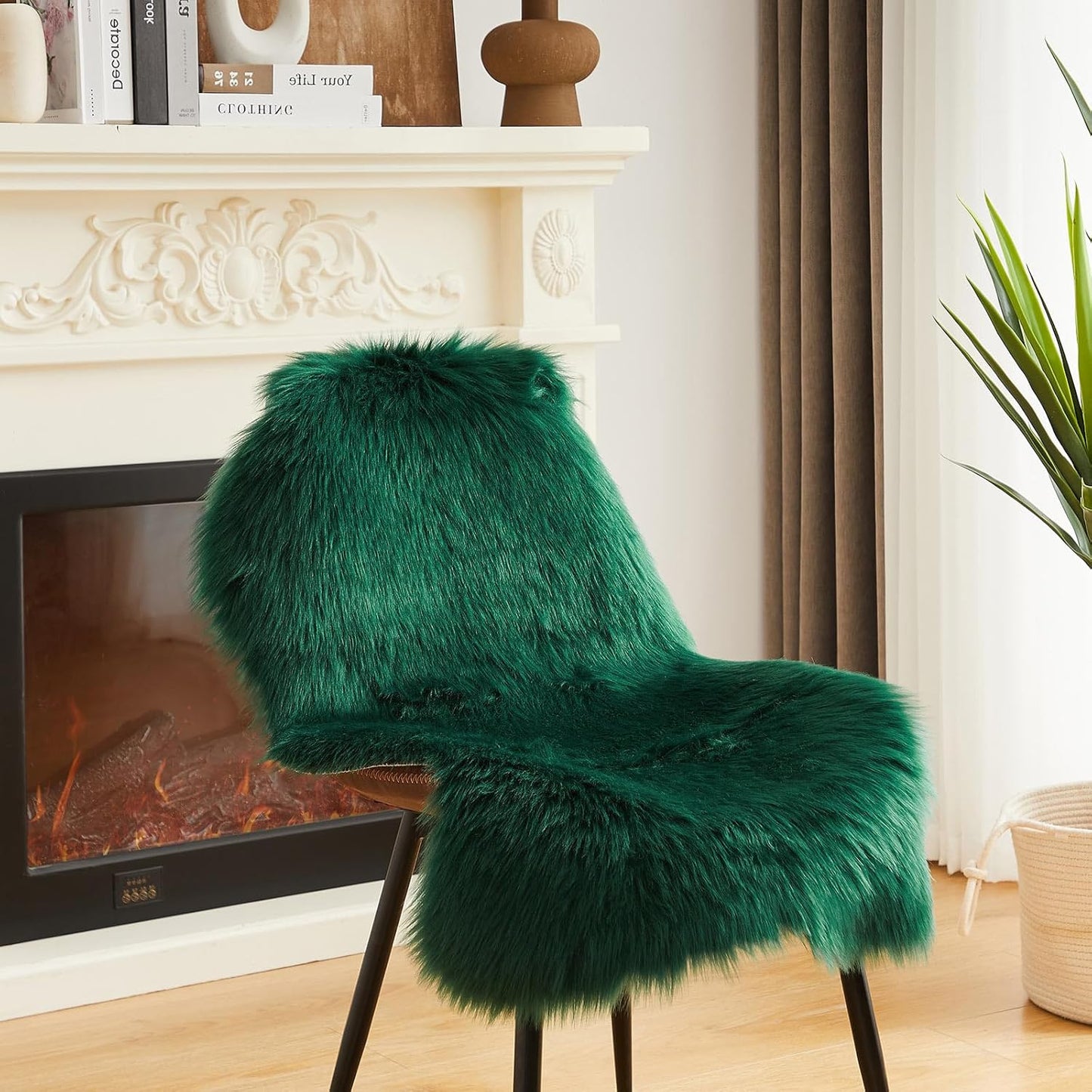 AMTOVO Faux Fur Rug, Dark Green Small Area Rug, Fluffy Sheepskin Rug, Fuzzy Ultra Soft 2 x 3 ft Shag Rugs for Bedroom Sofa Throw Cushion Room Decor, Sheepskin