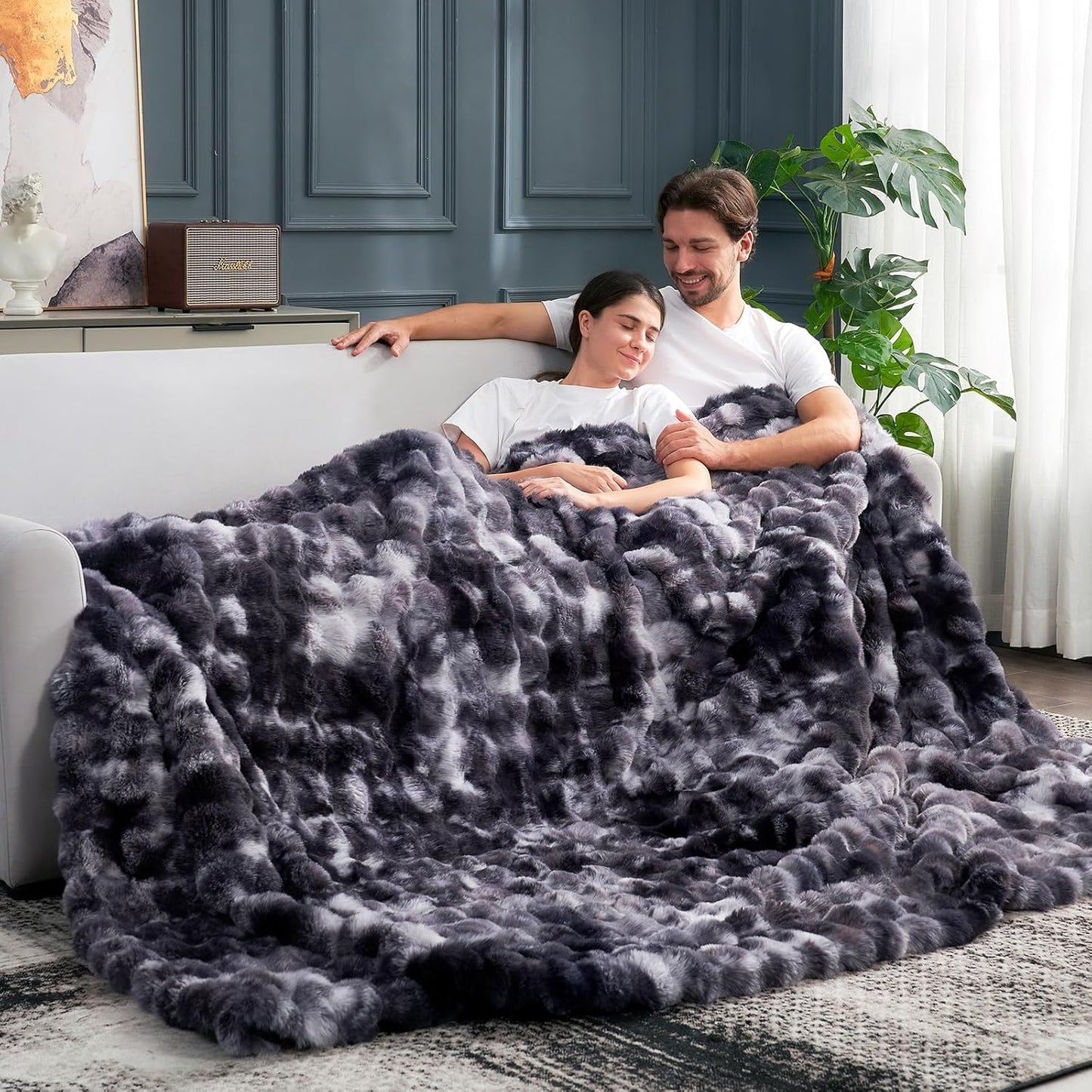 Cozy Bliss Faux Fur Throw Blanket for Couch, Fuzzy Soft Plush Thick Bubble Blanket for Sofa Bedroom Living Room, 108 * 90 Inches Tie Dye Black