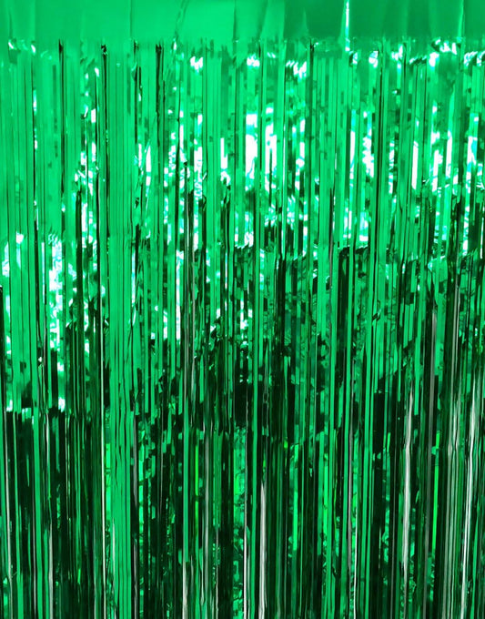 GOER 3.2 ft x 9.8 ft Metallic Tinsel Foil Fringe Curtains Party Photo Backdrop Party Streamers for St. Patrick's Day,Birthday,Graduation,New Year Eve Decorations Christmas Decor (Green,1 Pack)