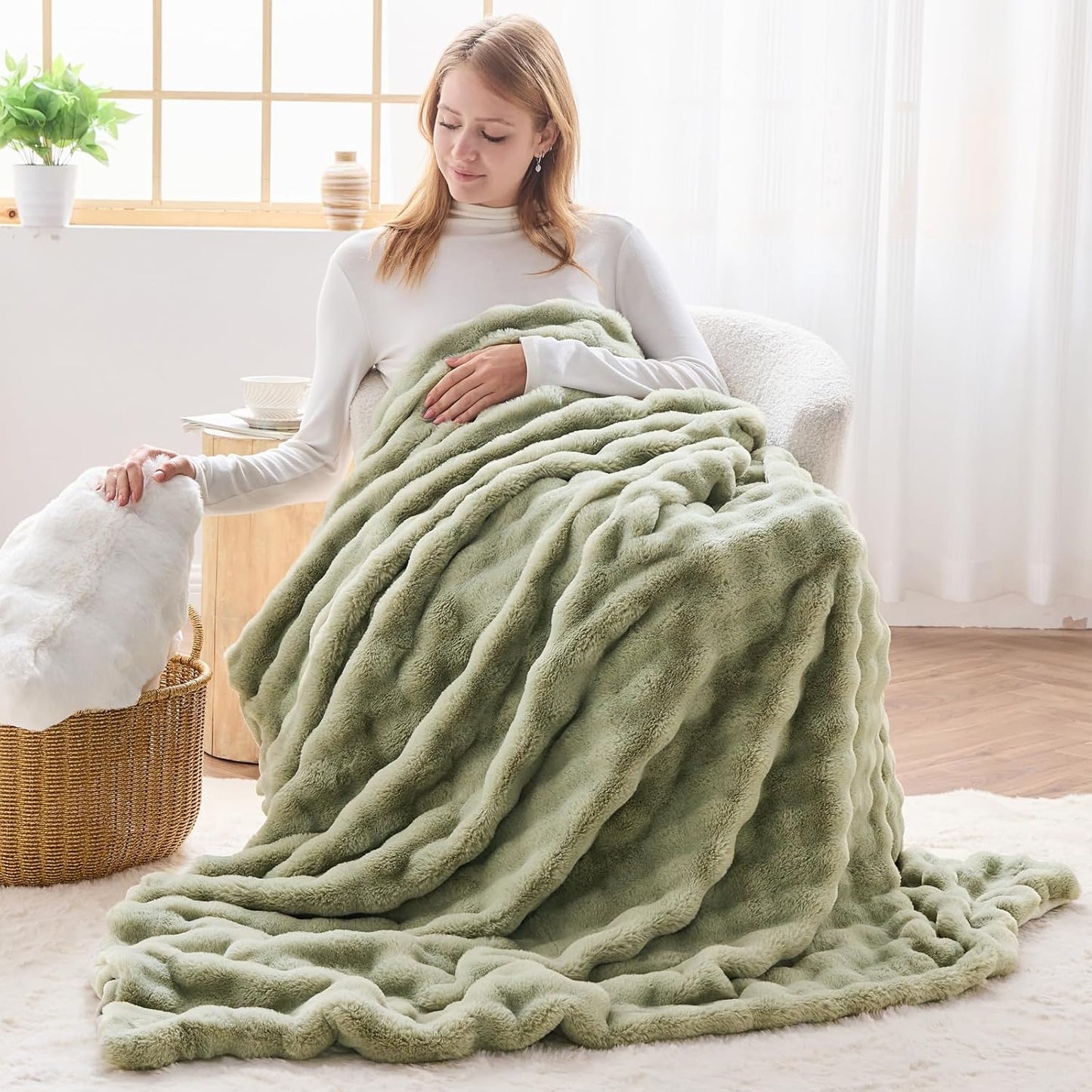 NEWCOSPLAY Faux Fur Twin Blanket Sage Green Bubble Blanket Thick Warm Soft for Couch Sofa Bed 550GSM (Sage Green, Twin(60"x80"))