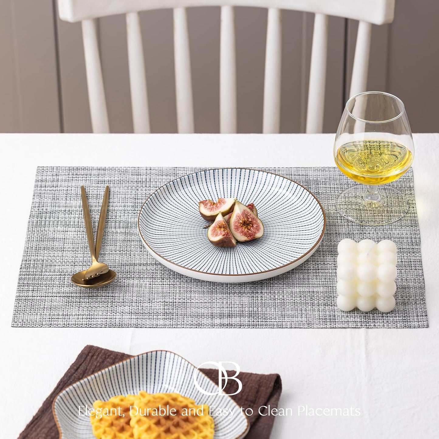 Placemats Set of 4 - Easy Clean Woven Vinyl Placemats for Dining Table, Indoor/Outdoor Place Mats, Washable PVC Table Mats（Gray）