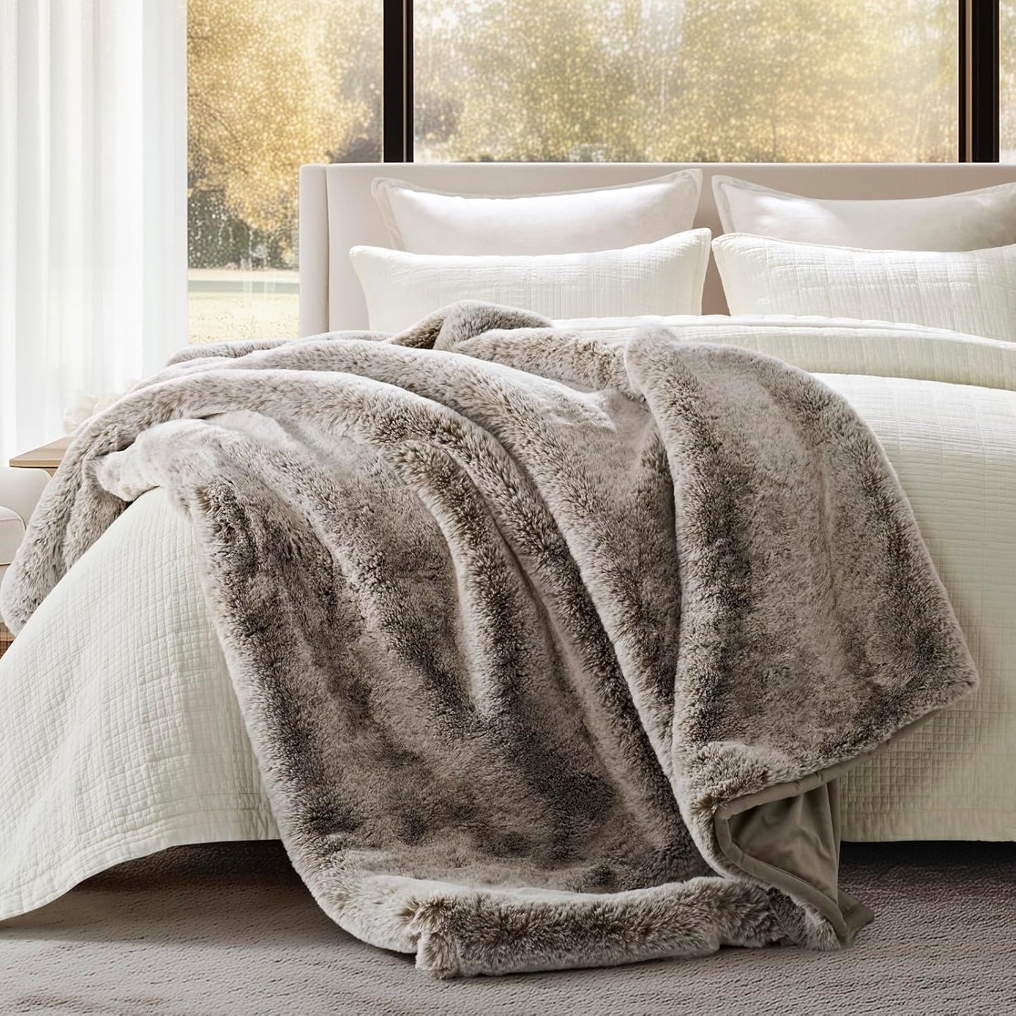 Luxury Soft Faux Chinchilla Fur Throw Blanket for Couch, Warm Thick Heavy Winter Throw Blanket 1220GSM for Bed, Fluffy Cozy Mink Blanket with Reversible Velvet, Champagne Fawn, 50"x60"