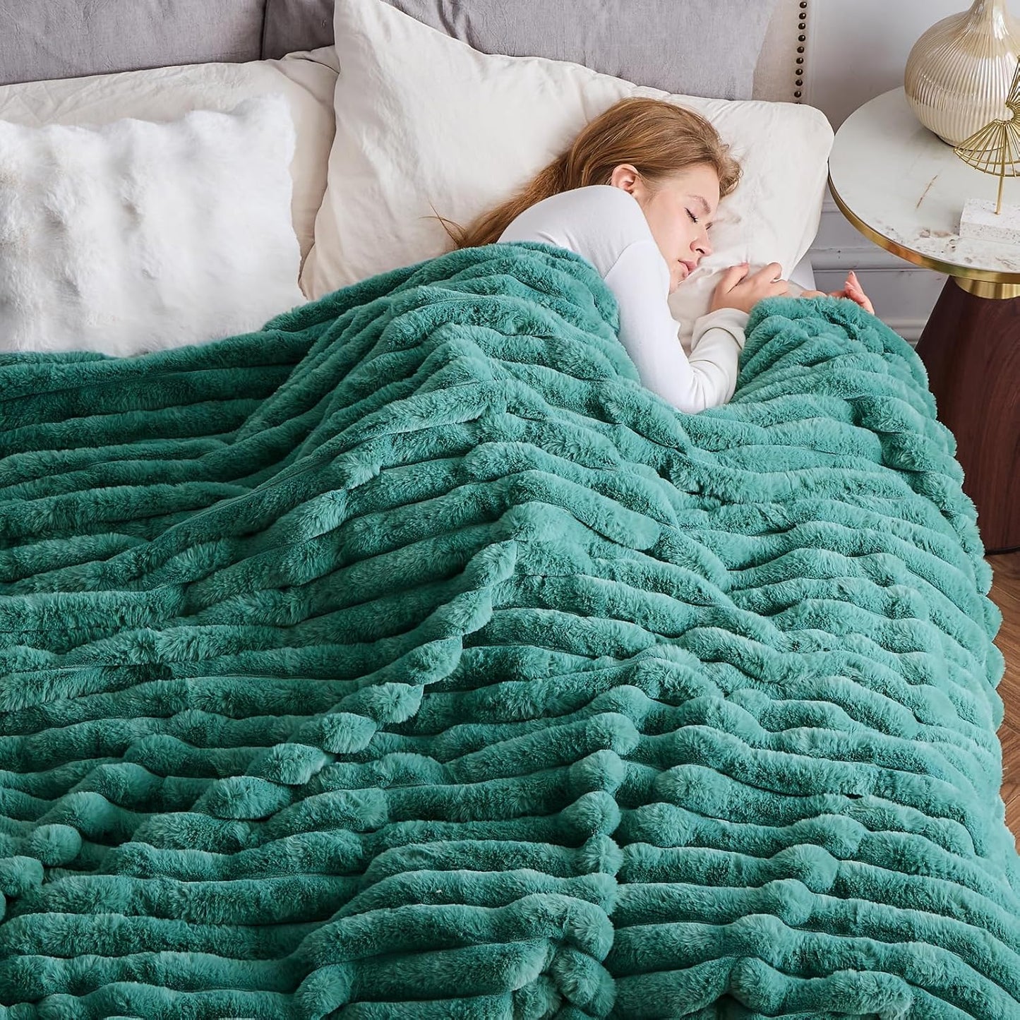 NEWCOSPLAY Faux Fur Twin Blanket Light Teal 3D Ribbed Plush Thick Warm Blanket for Couch Sofa Bed 850GSM (Light Teal Ribbed, Twin(60"x80"))