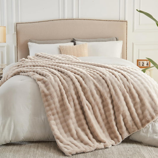 NEWCOSPLAY Faux Fur Queen Blanket Linen Bubble Blanket Thick Warm Soft for Couch Sofa Bed 550GSM (Linen, Queen(90"x90"))