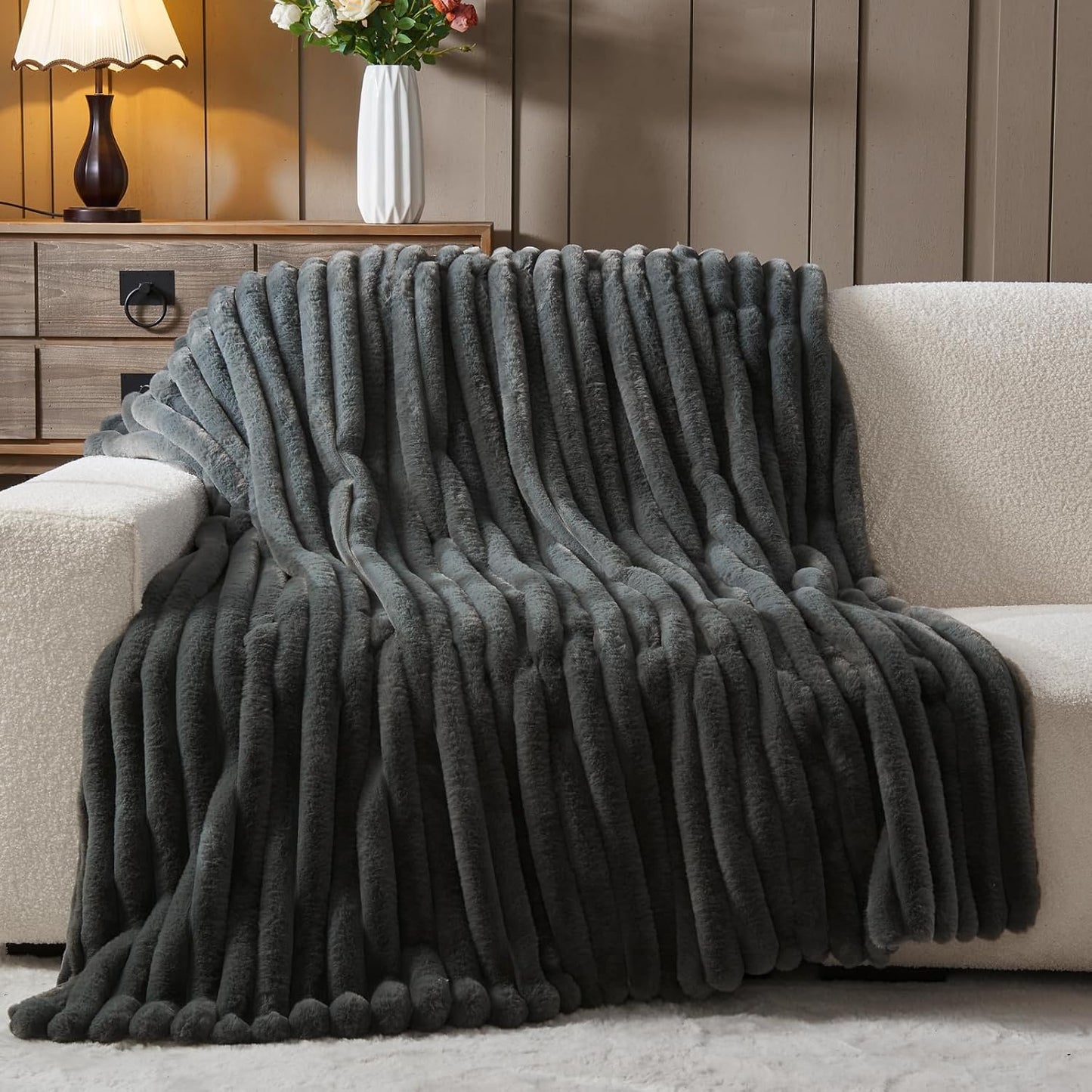 NEWCOSPLAY Faux Fur Twin Blanket Grey 3D Ribbed Plush Thick Warm Blanket for Couch Sofa Bed 850GSM (Grey Ribbed, Twin(60"x80"))
