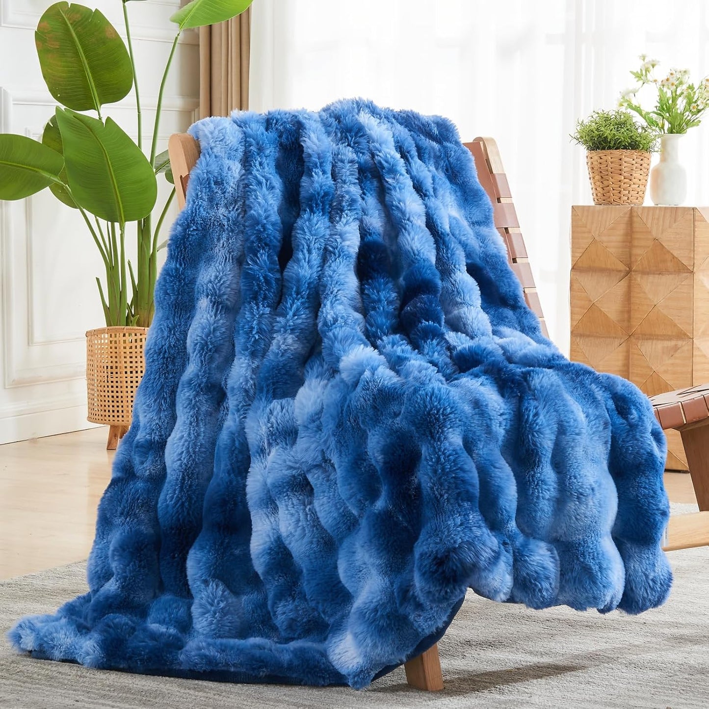 NEWCOSPLAY Faux Fur Twin Blanket Indigo Luxury Fluffy Thick Warm Bubble Blanket for Couch Sofa Bed 700GSM (Indigo, Twin(60"x80"))