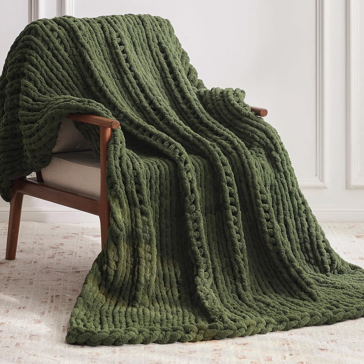 Chunky Knit Throw Blanket, 60''*80'' Knitted Throw Chenille Yarn for Bed Couch, Handmade Green Crochet Big Thick Blanket, Machine Washable Cute Comfy Blanket for Home Decor