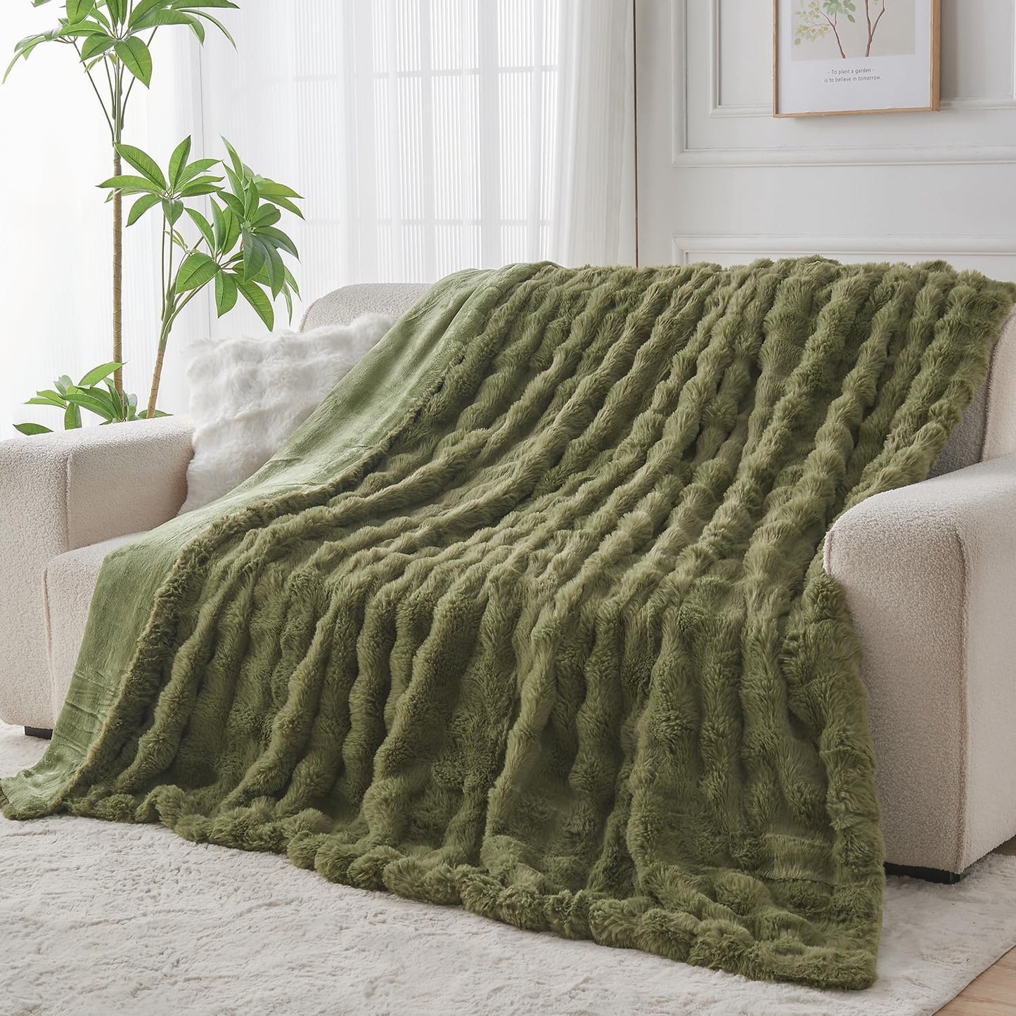 Lotus Karen Faux Fur Throw Blanket Dark Green - 800 GSM Bubble Rabbit Fluff Blanket for Couch Bed Sofa,Softest Fluffy Fuzzy Cozy Blanket,Thick Furry Plush Shaggy Warm Blankets for Women,50x60 Inches
