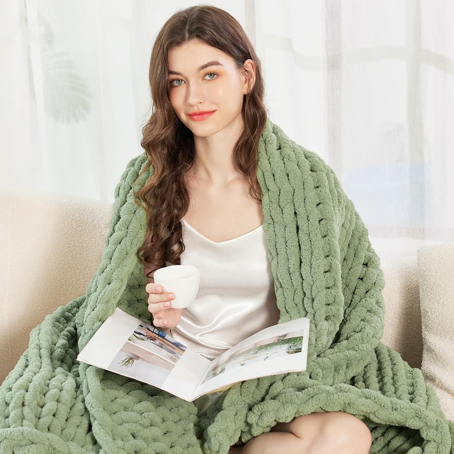 Admitrack Chunky Knit Blanket Throw, 100% Hand Knit Chenille Throw Blanket for Sofa & Home Decor, Soft and Cozy Knitted Throw Blankets (Sage Green，51"x63")