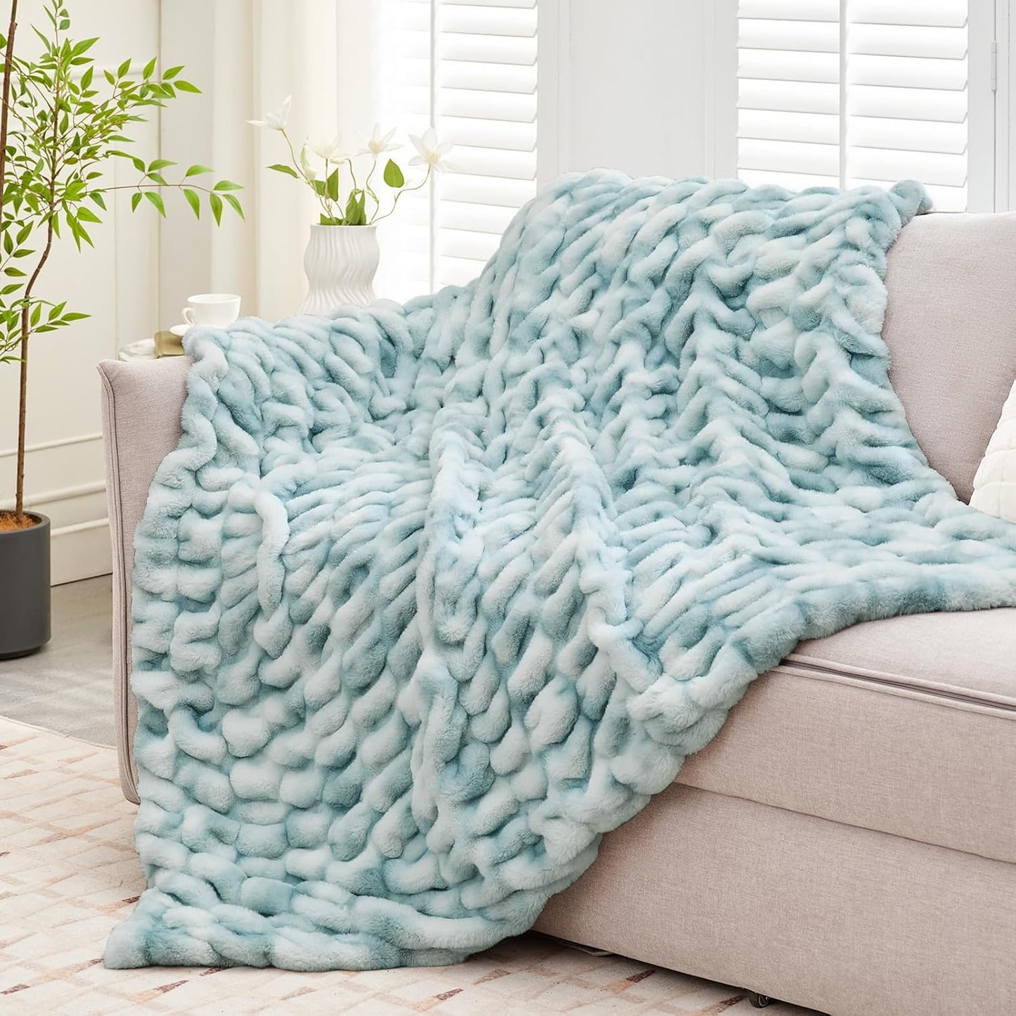 Ultra Soft Luxury Faux Fur Twin Blanket for Counch,Fuzzy Fluffy Plush Warm Cozy Elegant Wrinkled Blanket for Sofa Bedroom Living Room,（60"x80",Tie-dye Freshwater Blue）