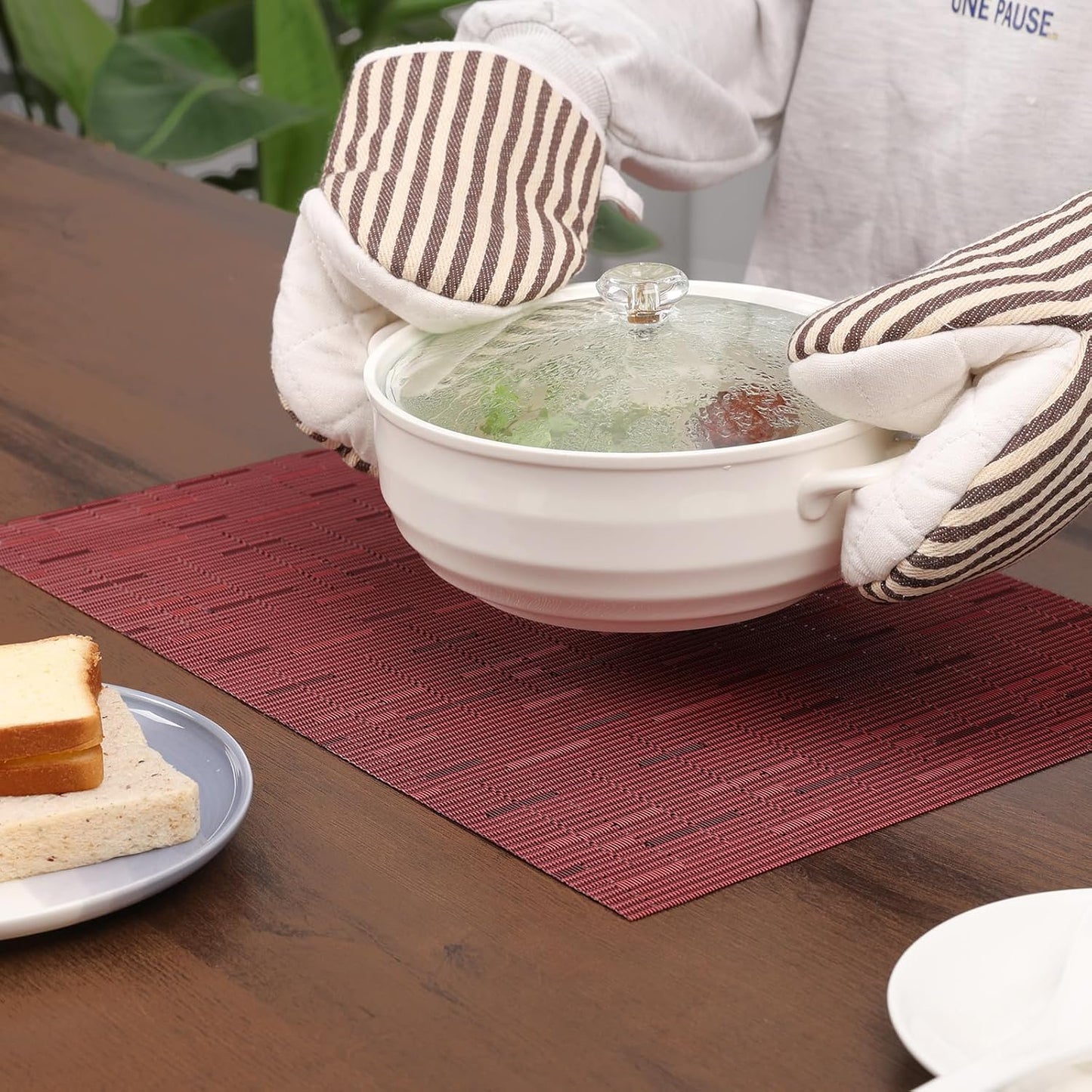 Myir JUN Placemats Set of 6, Vinyl Woven Placemats Place Mats Indoor Washable Table Mats Non-Slip Place mats for Dining Table (Red, Set of 6)