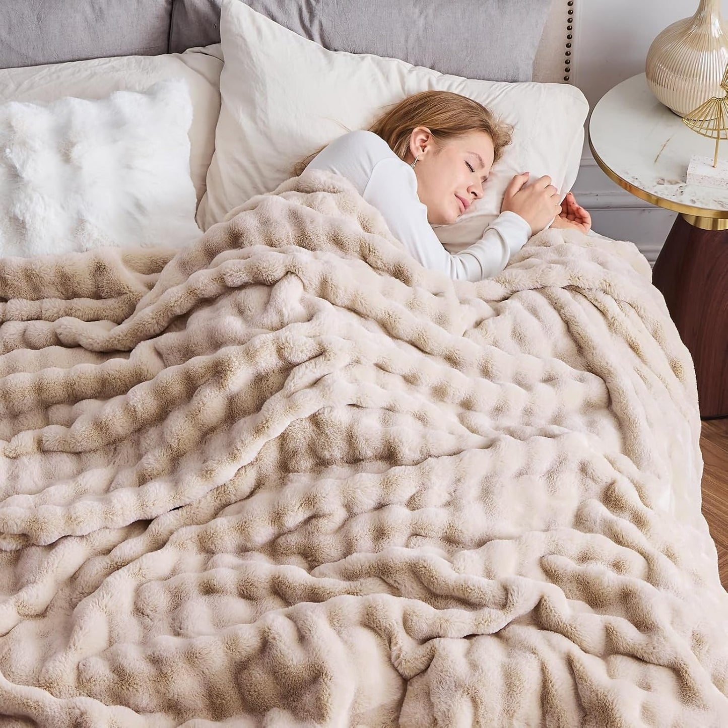 NEWCOSPLAY Faux Fur King Blanket Linen Bubble Blanket Thick Warm Soft for Couch Sofa Bed 550GSM (Linen, King(90"x110"))