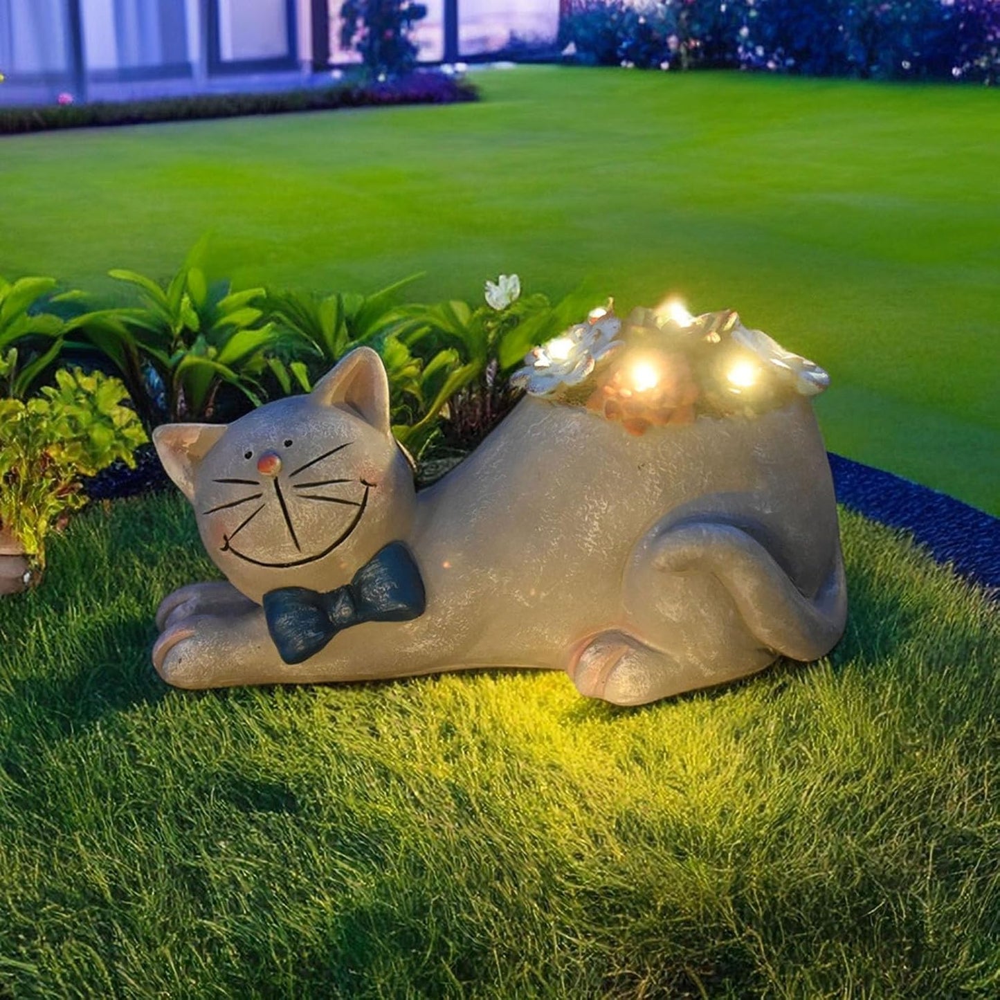 Cat Garden Figurines Outdoor Decor Solar Statue with Succulent and LED Lights for Patio Lawn Yard Art Decoration Housewarming Garden Gift