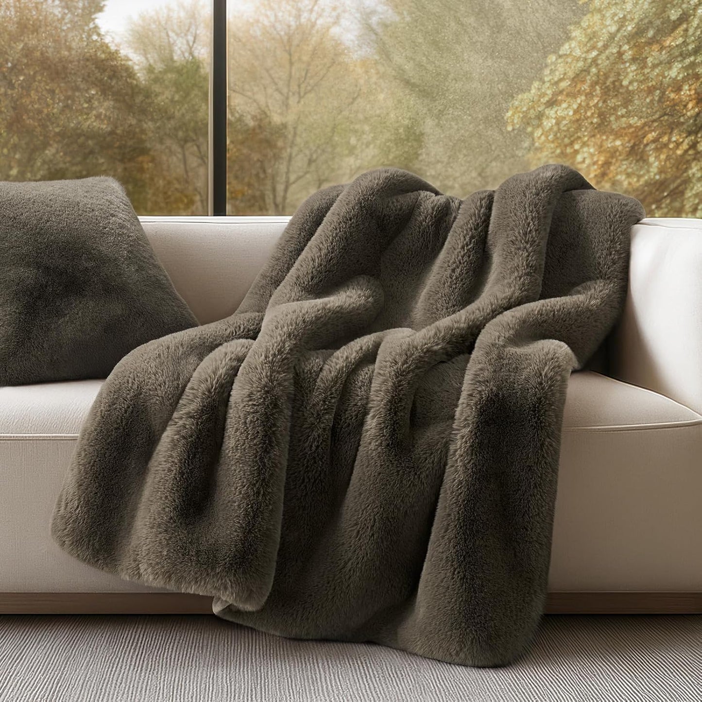 Luxury Soft Faux Chinchilla Fur Throw Blanket for Couch, Warm Thick Heavy Winter Throw Blanket 1220GSM for Bed, Fluffy Cozy Mink Blanket with Reversible Velvet, Smoky Sable, 50"x60"