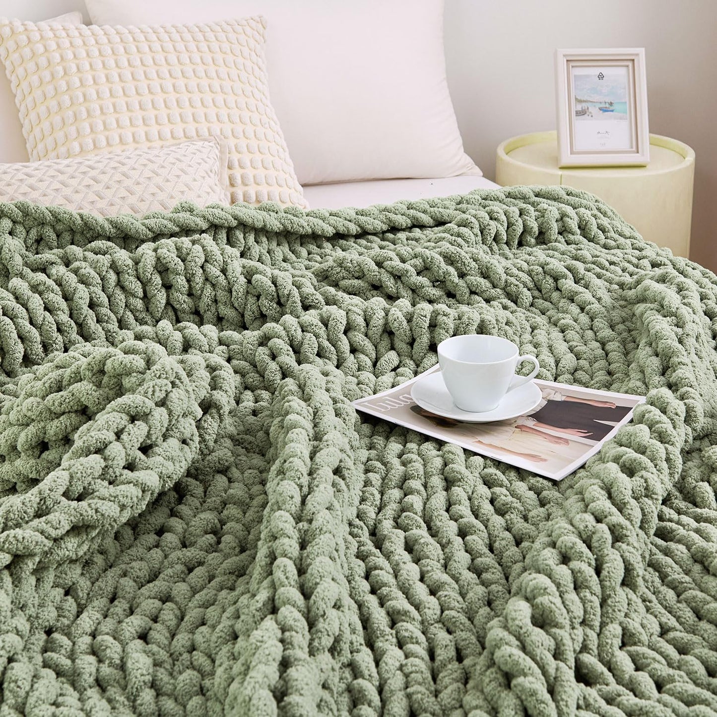 Admitrack Chunky Knit Blanket Throw, 100% Hand Knit Chenille Throw Blanket for Sofa & Home Decor, Soft and Cozy Knitted Throw Blankets (Sage Green，51"x63")