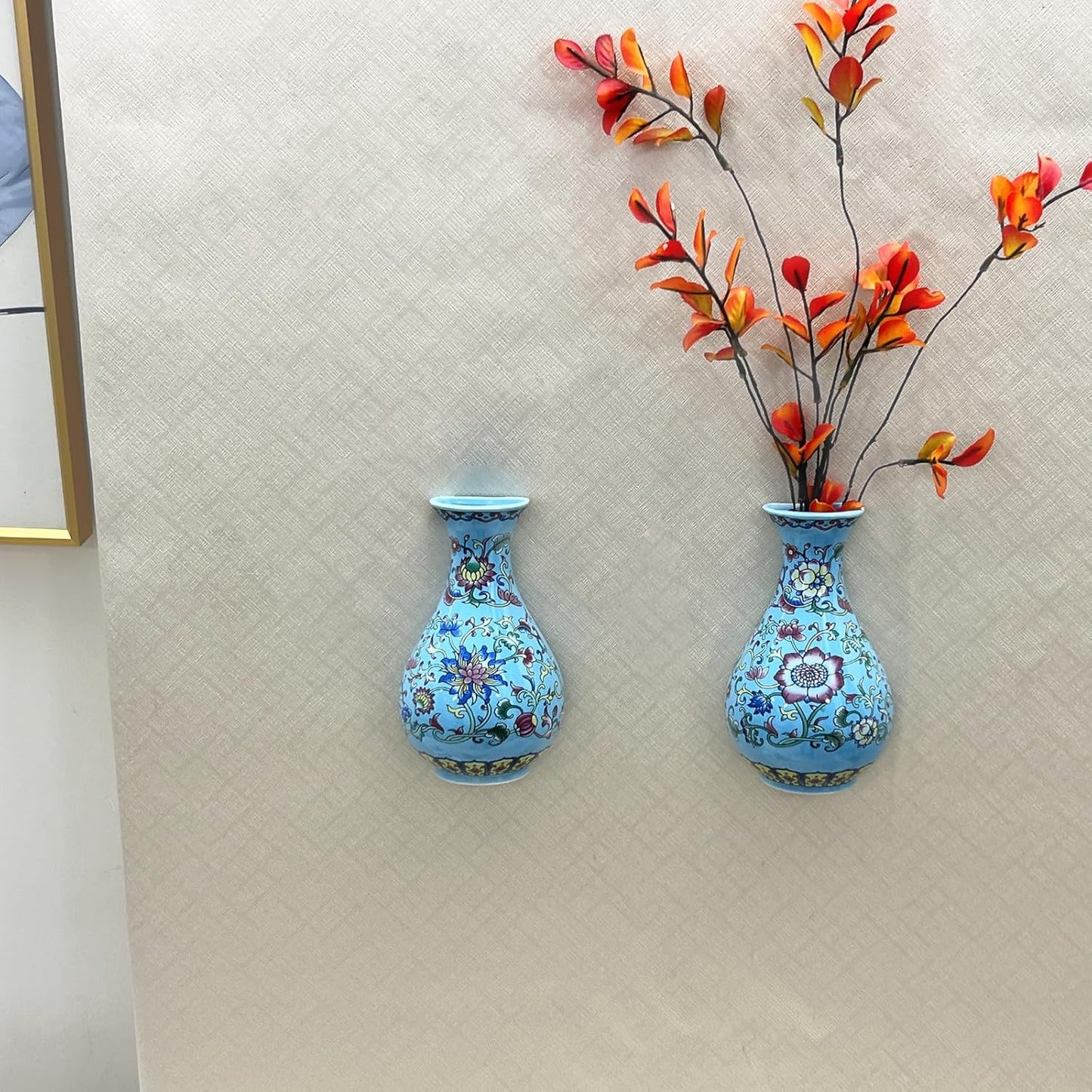 Set of Two Handmade Chinese Blue & White Porcelain Wall Mounted Vases – Chinoiserie Ceramic Flower Vase for Indoor Home Décor, Wall Hanging Vases for Living Room & Bookshelf