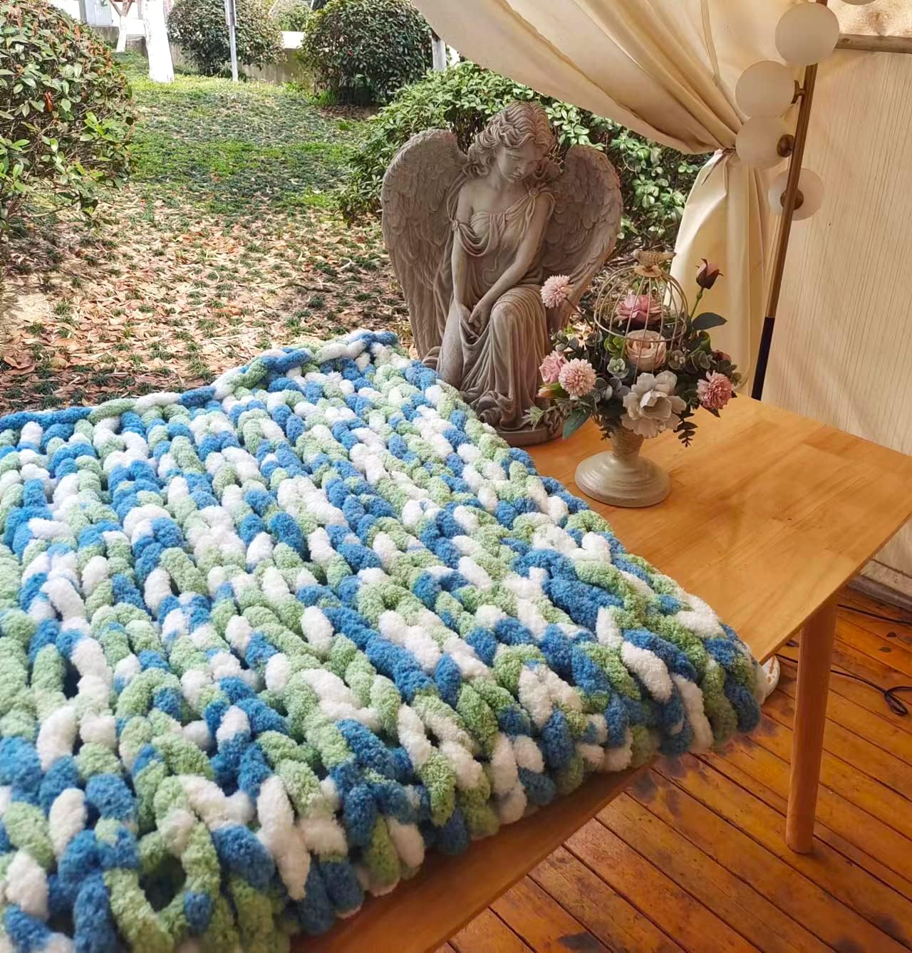 DDL&HEXI Chunky Chenille Blanket 100% Hand Knit with Jumbo Chenille Yarn (50"x60") Super Soft Large Throw Bed Blanket for Couch, Sofa, Home Decor - Machine Washable (01)