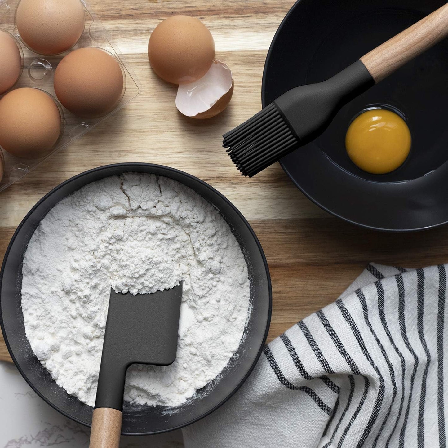 Country Kitchen Non Stick Silicone Utensil Set with Rounded Wood Handles for Cooking and Baking, 6 Piece Set, Black