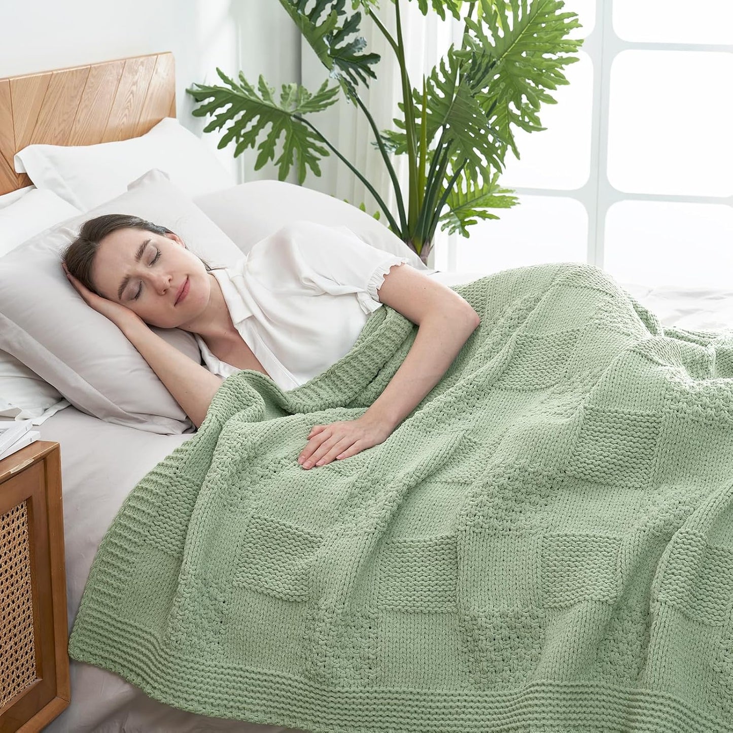 Amélie Home Chenille Knit Throw Blanket for Couch, Checkered Texture Decorative Soft Blanket for Sofa, Bed & Living Room, 60"x80", Sage Green