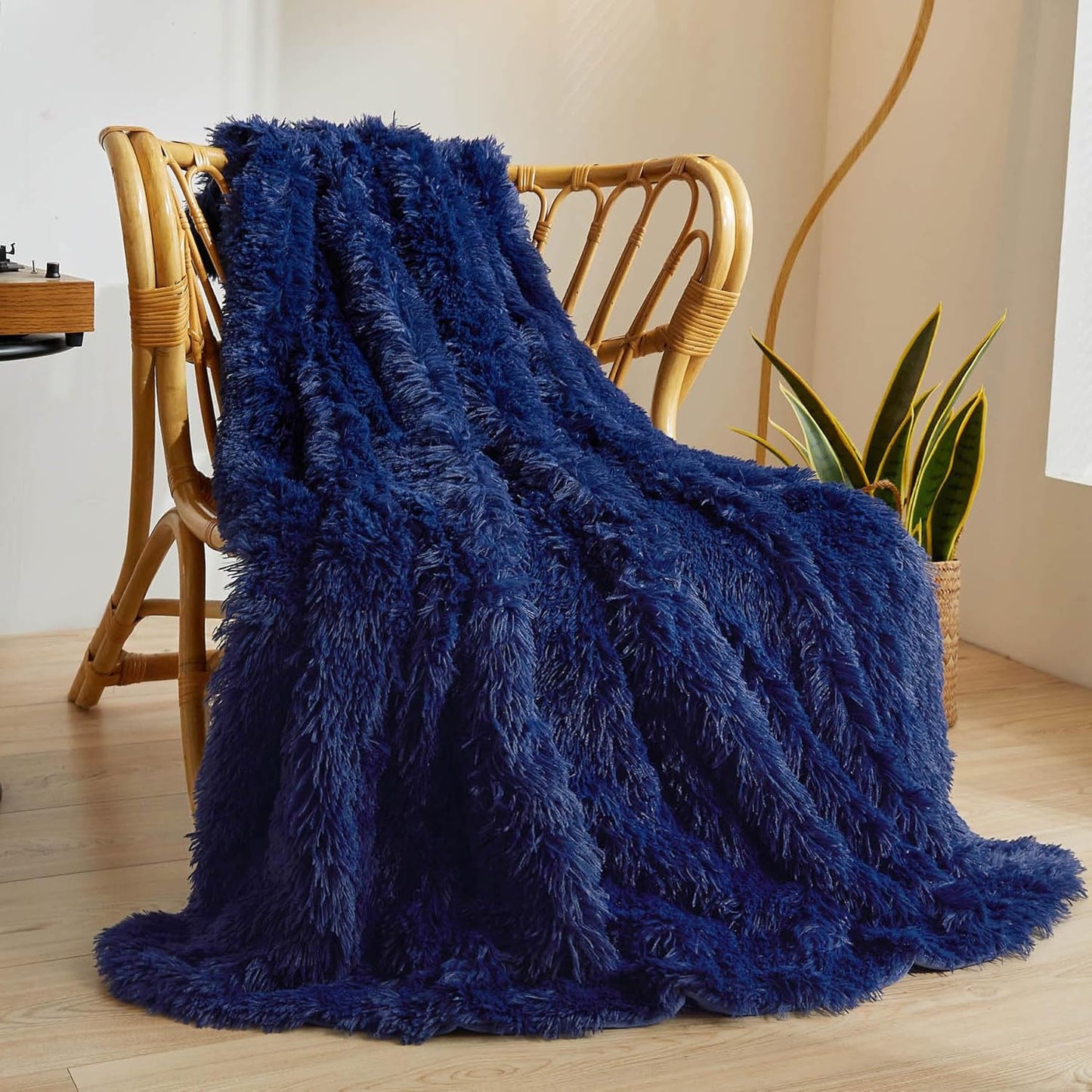 XeGe Luxury Faux Fur Throw Blanket, Blue Soft 50x60 Fluffy Blanket Throw, Shaggy Plush Decorative Couch Blanket, Cute Furry Bed Throw Holidy Fuzzy Lap Blanket for Kids Women Men Teen Girls Royal Blue