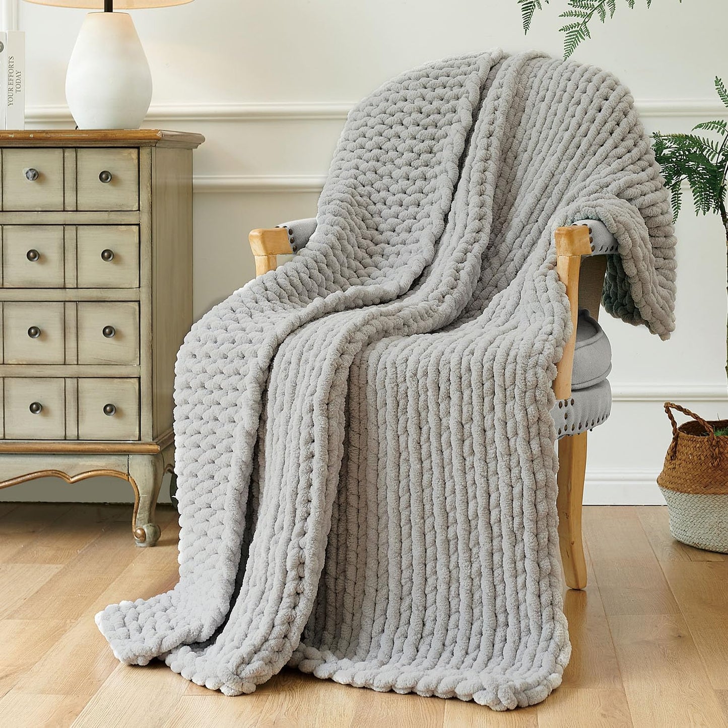 Esterra Chunky Knit Throw Blanket Newly Upgraded Heavy Tighter Version, Handmade Chenille Throw Super Soft, Thick Yarn Cable Knit Crochet Throw Blanket for Couch Bed Sofa (50"x60" Light Grey)