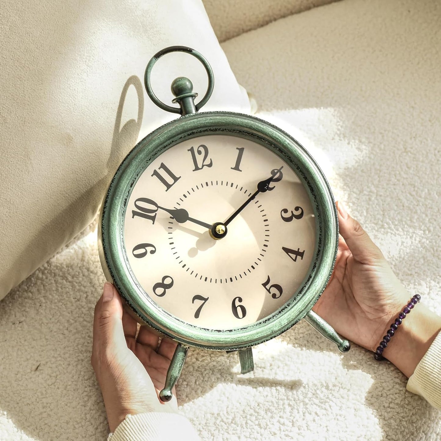 Vintage Rustic Green Table Clock on Stand, Decorative Desk and Shelf Clock，Decorative Battery Operated Table Top Clock for Living Room，Silent Non-Ticking