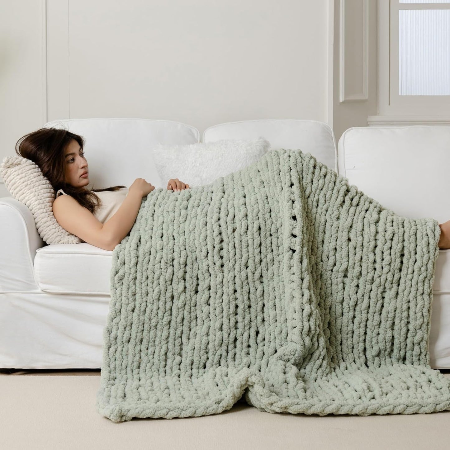 WESHIONGOO Chunky Knit Blanket Throw 50"×60" Knitted Throw Blankets for Couch Bed Fluffy Soft Blanket with Jumbo Chenille Yarn Thick 100% Handmade (Sage Green)