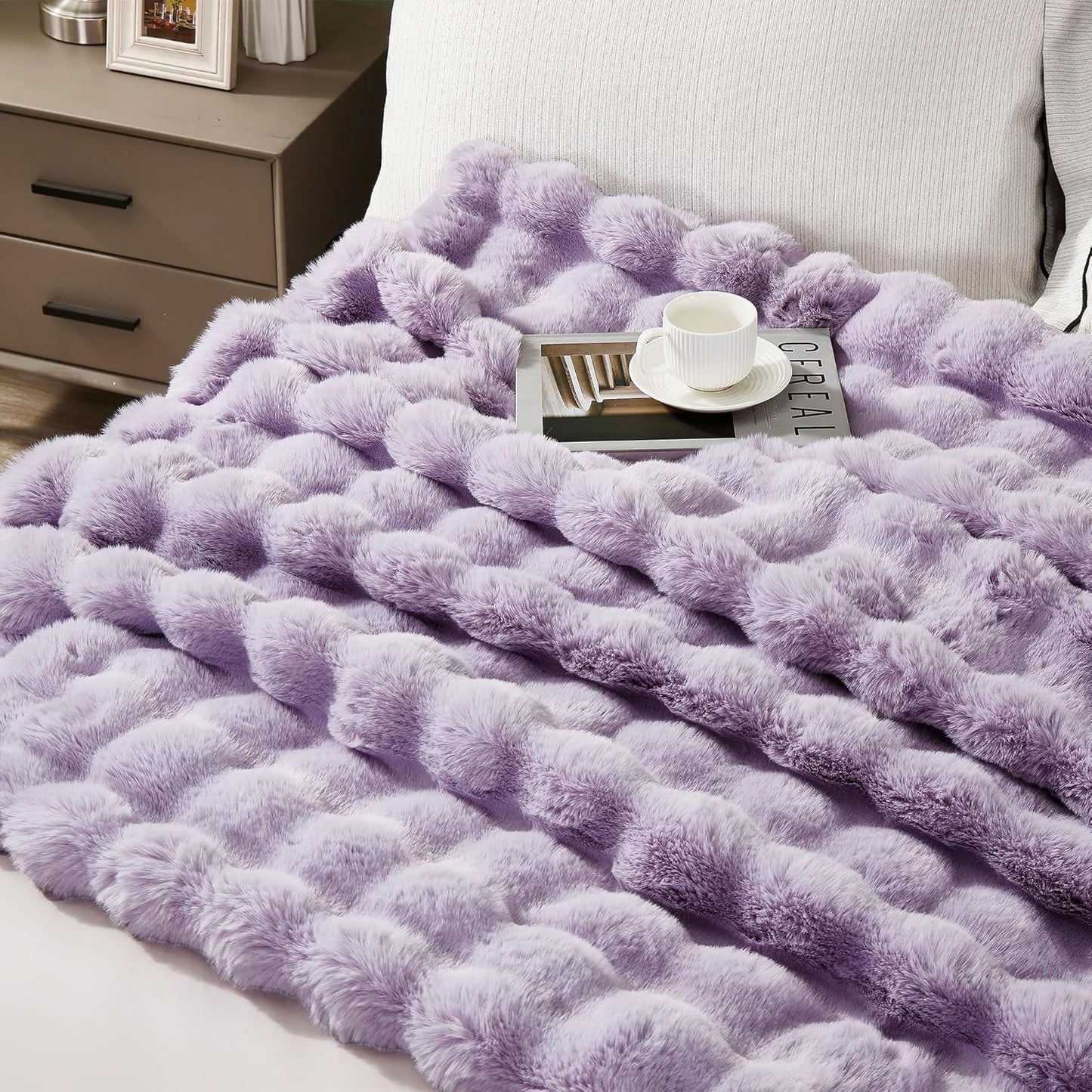DREAMNINE Large Soft Thick Fuzzy Bubble Faux Rabbit Fur Blanket Queen Size 80" x 90", Double Side Comfy Plush Warm Shaggy Fluffy Blankets, Luxury Big Cozy Textured Furry Blanket for Bed, Lilac Purple