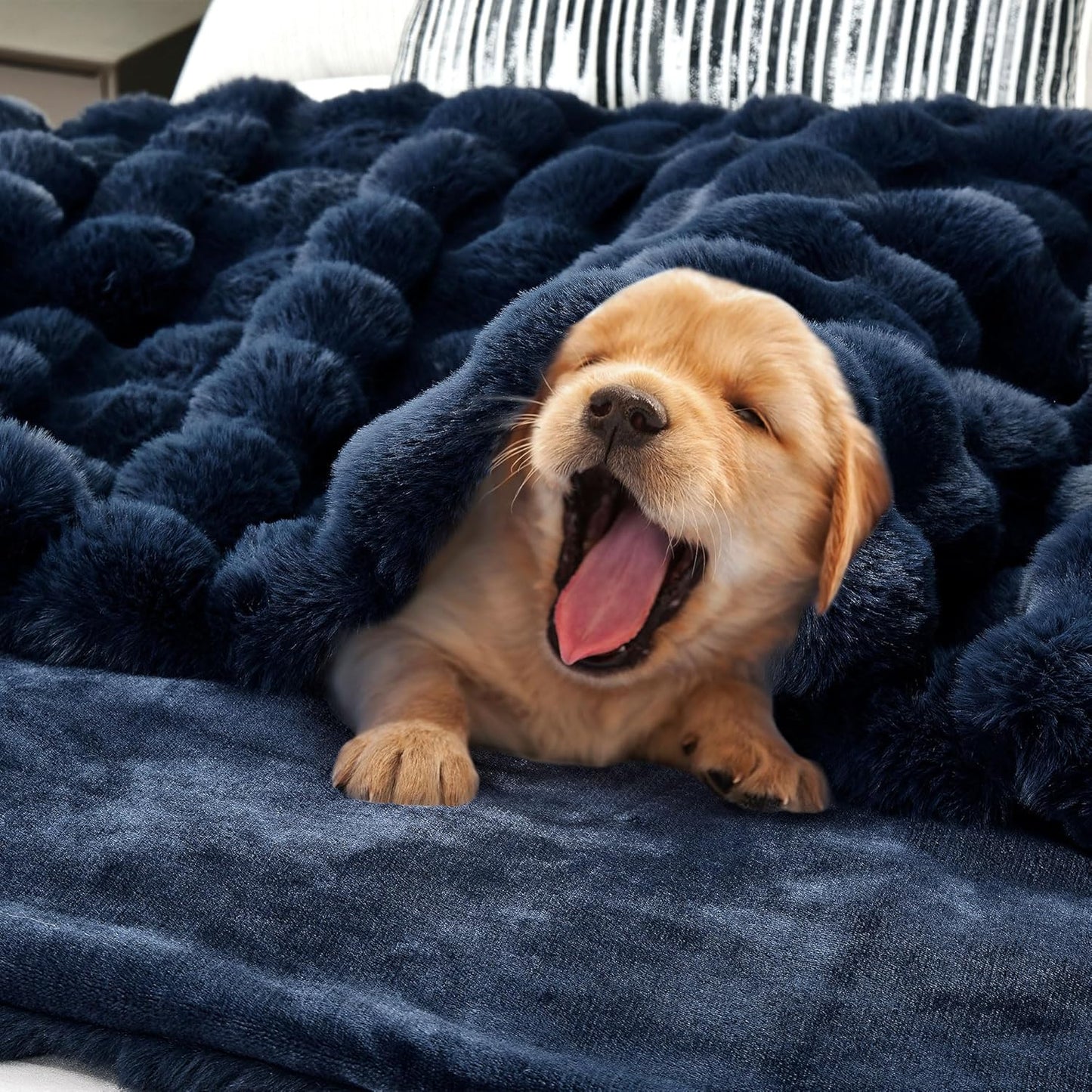 DREAMNINE Large Soft Thick Fuzzy Bubble Faux Rabbit Fur Blanket Full Size 70" x 80",Double Sided Comfy Plush Warm Shaggy Fluffy Blankets, Luxury Big Cozy Cute Textured Furry Blanket for Bed, Navy Blue